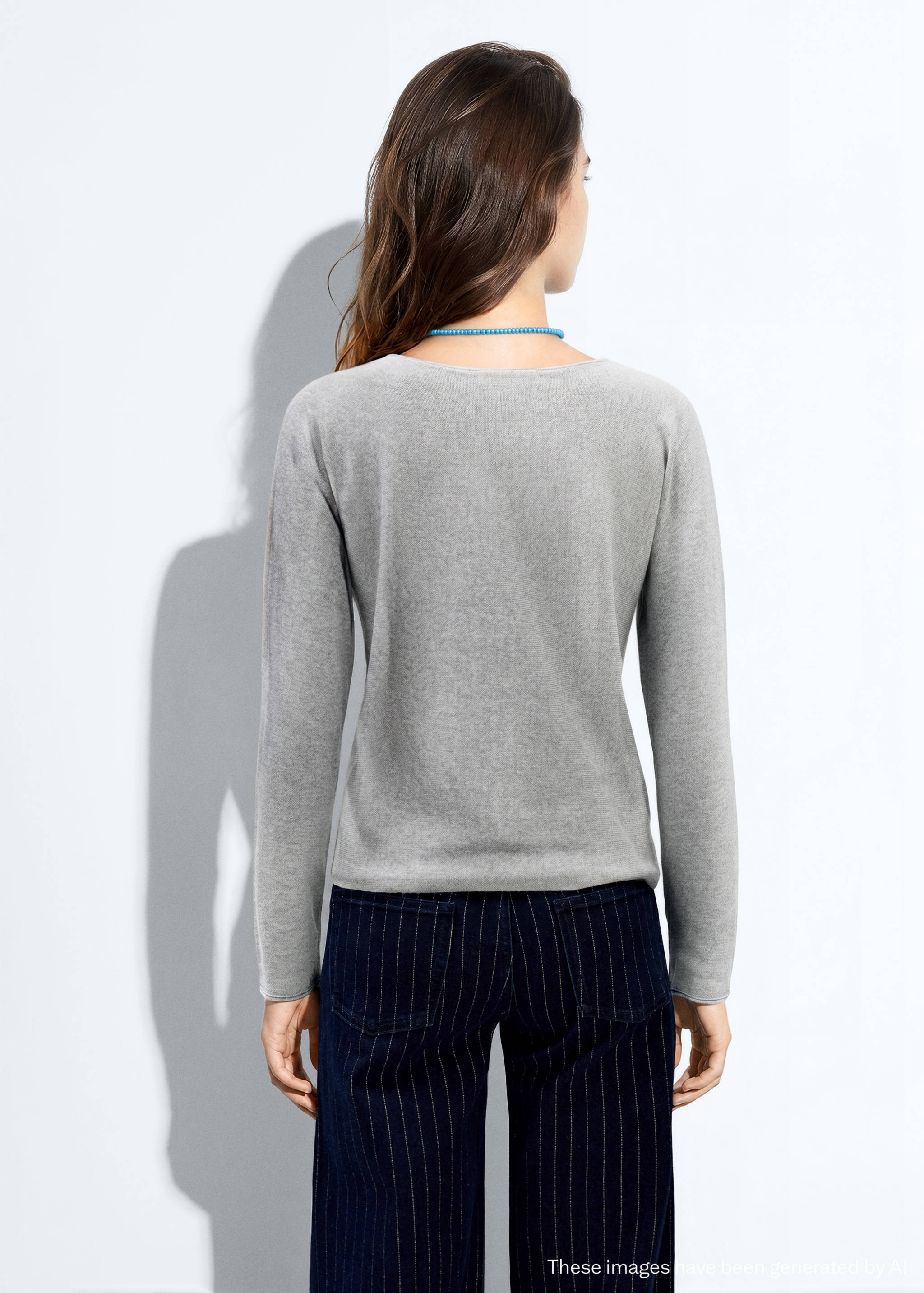 Fine-knit sweater with slit details - Reverse of the article