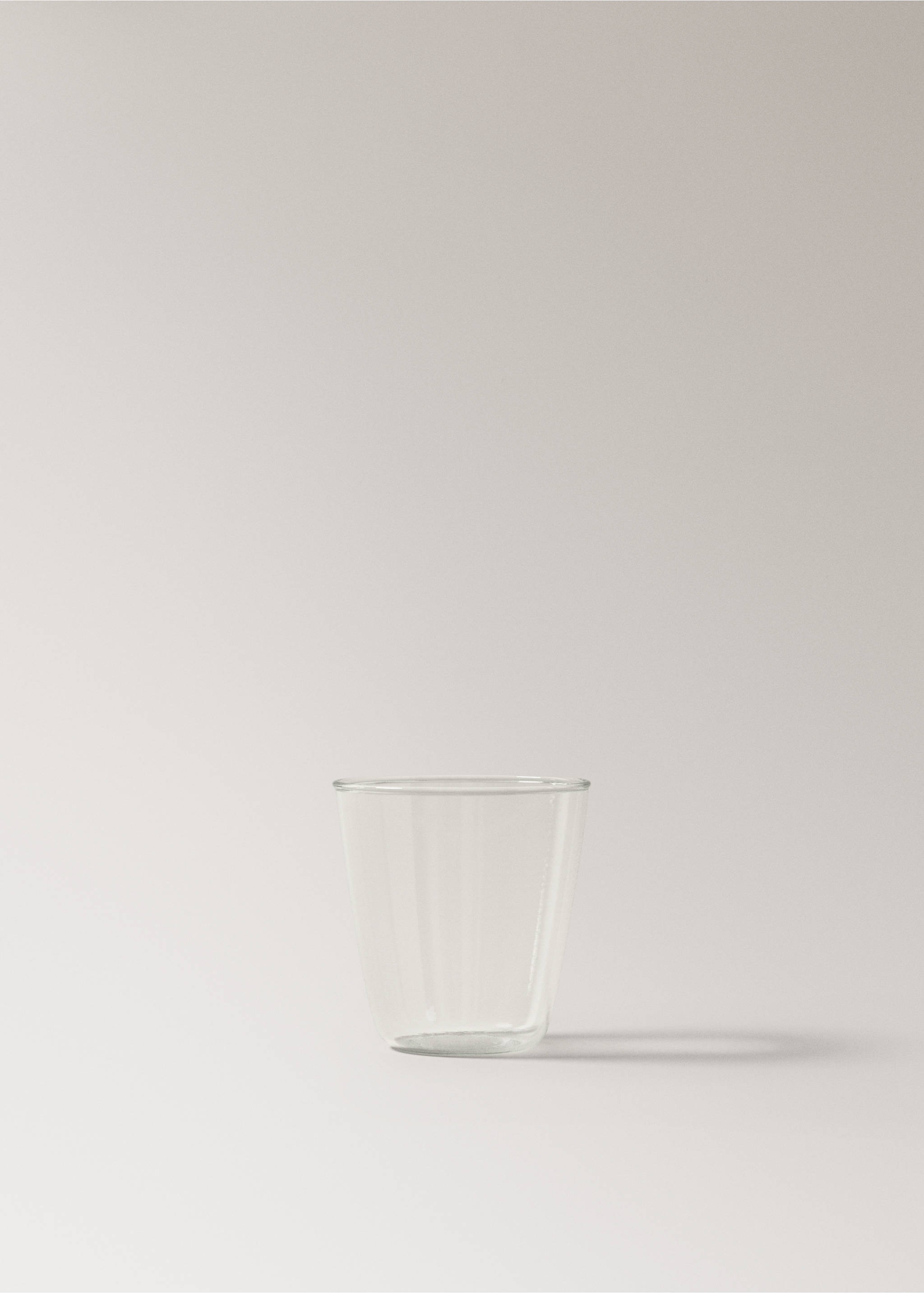 Clear glass vase - Article without model, Black. Ref: 37073297-00.