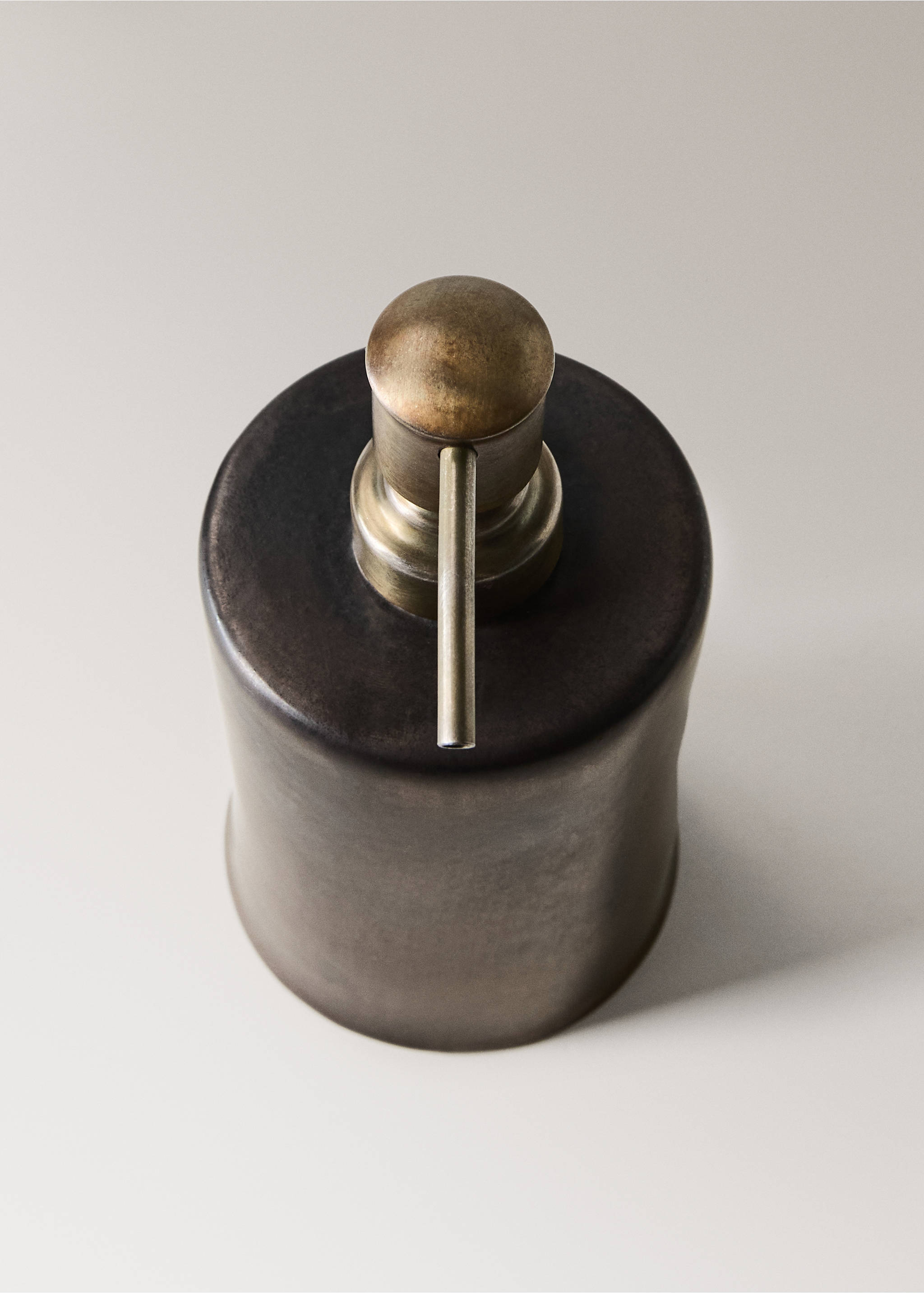 Ceramic soap dispenser - Details of the article 2, Brown. Ref: 37073301-00.
