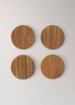 Wooden coaster set with cut-out detail on the side — Brown 4