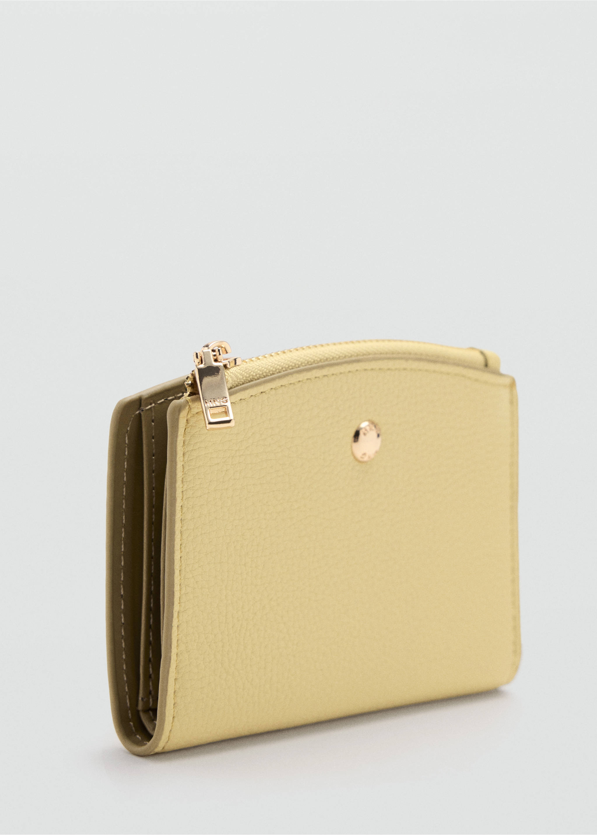 Wallet with button flap - Medium plane, Vanilla. Ref: 37073317-00.