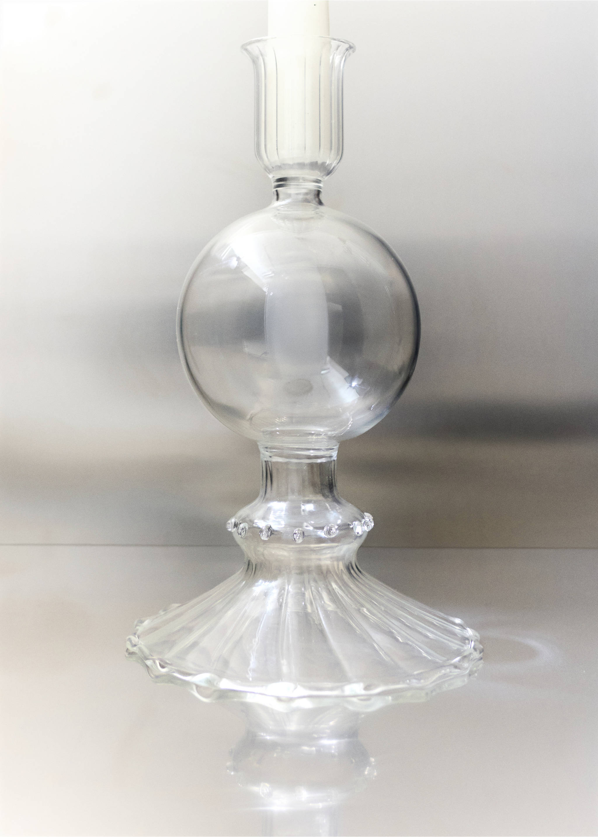 Borosilicate candelabra in a low form - General plane, Black. Ref: 37073319-00.