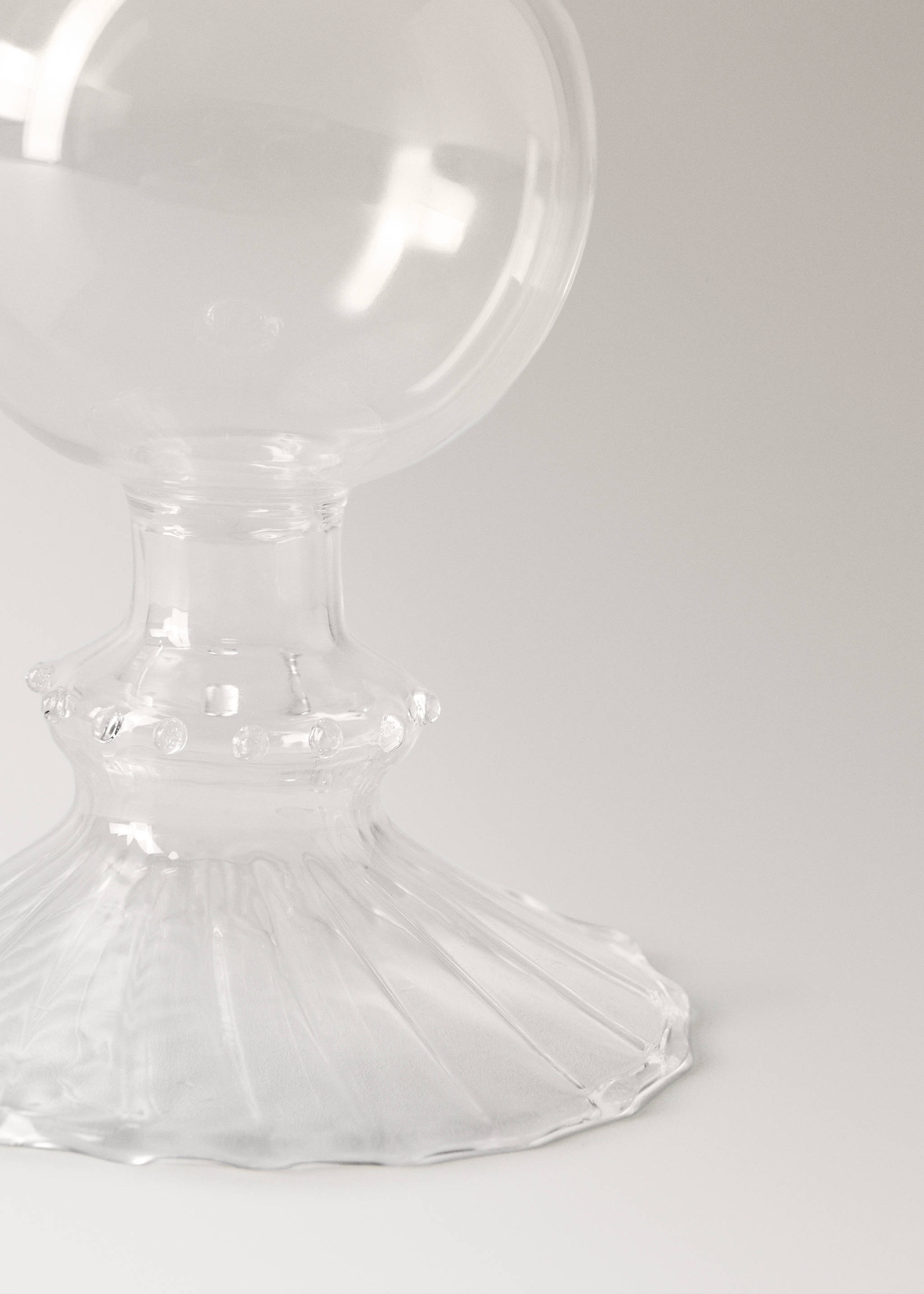 Borosilicate candelabra in a low form - Details of the article 2