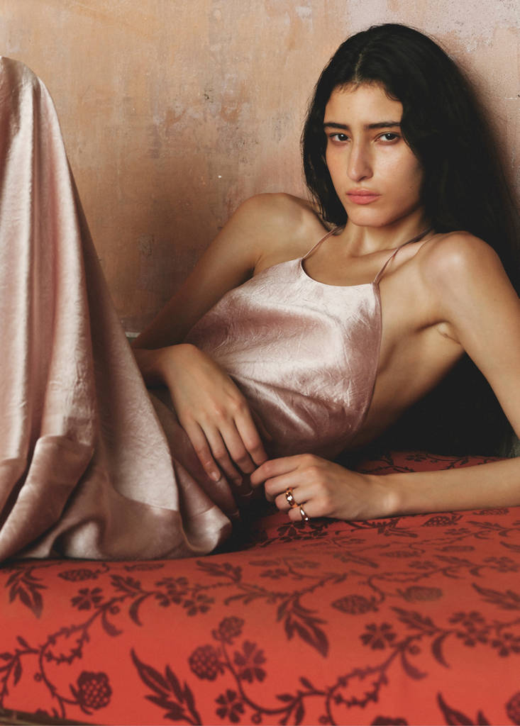 Satin halter dress with a wrinkled effect — Pink
