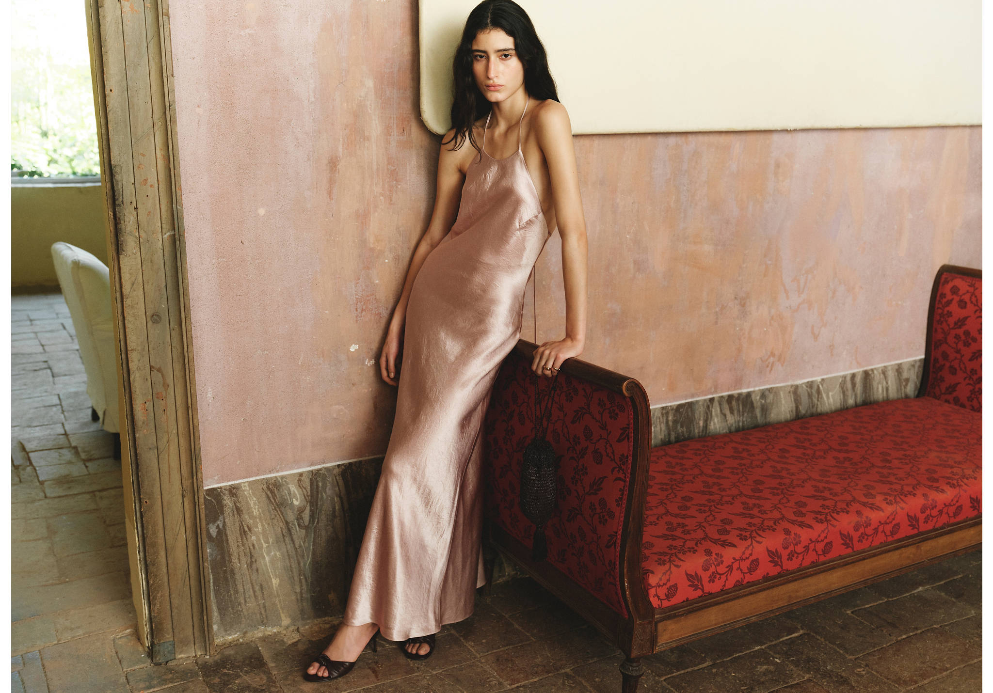 Crinkle effect satin halter dress - Panoramic plane