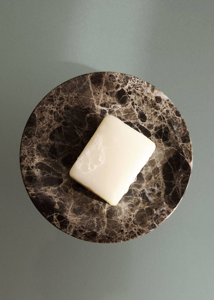 Marble-effect soap dish — Brown