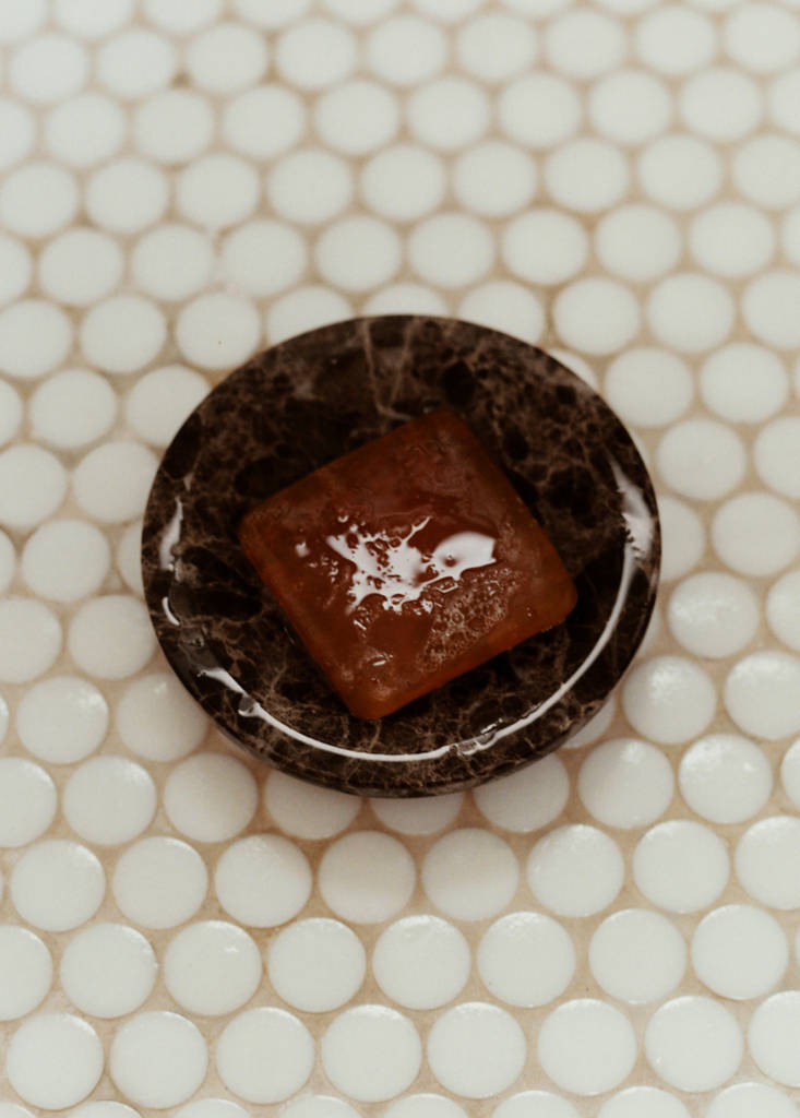 Marble-effect soap dish - thumbnail 6
