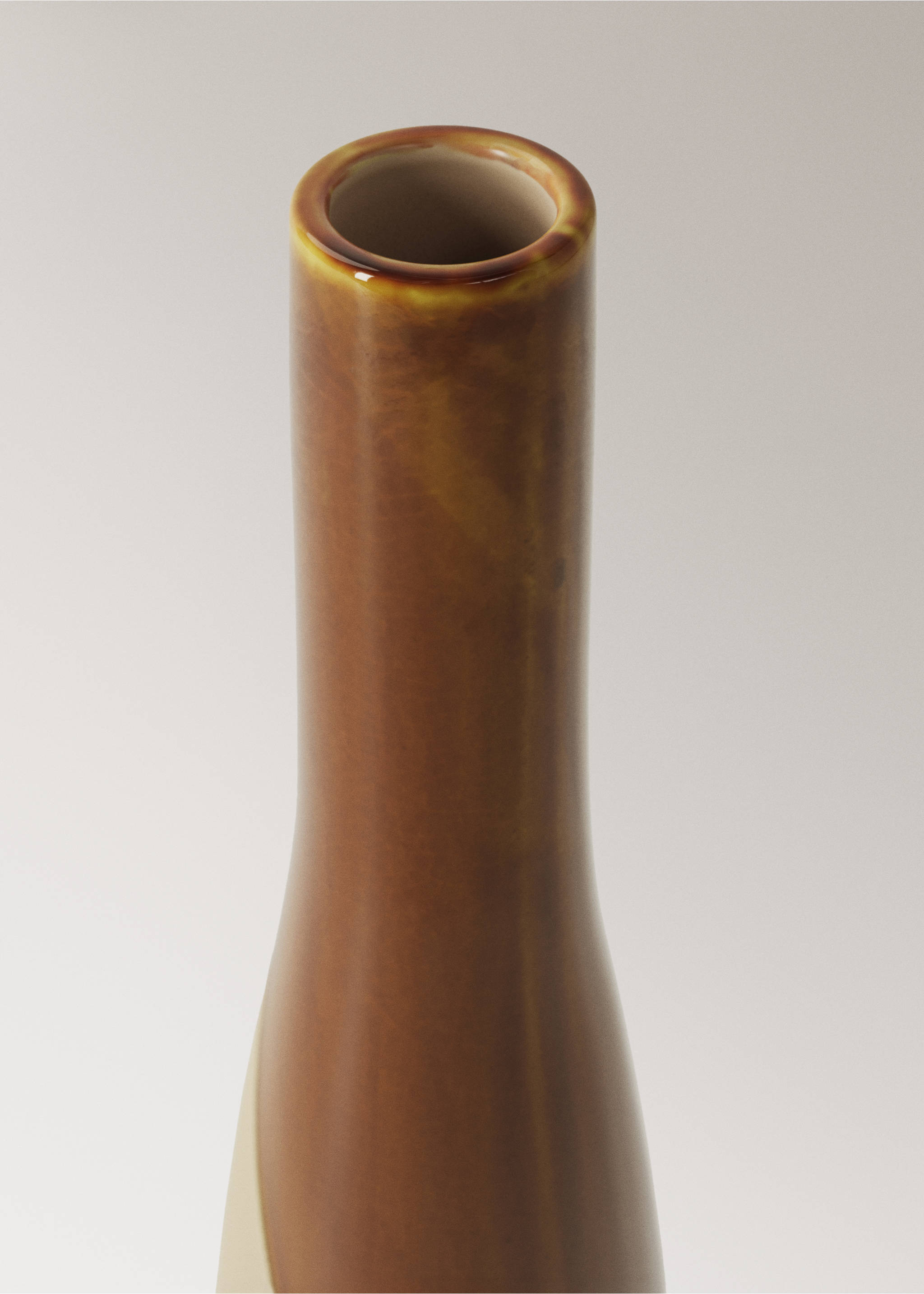 Two-tone 100% stoneware vase - Details of the article 1, Brown. Ref: 37073862-00.