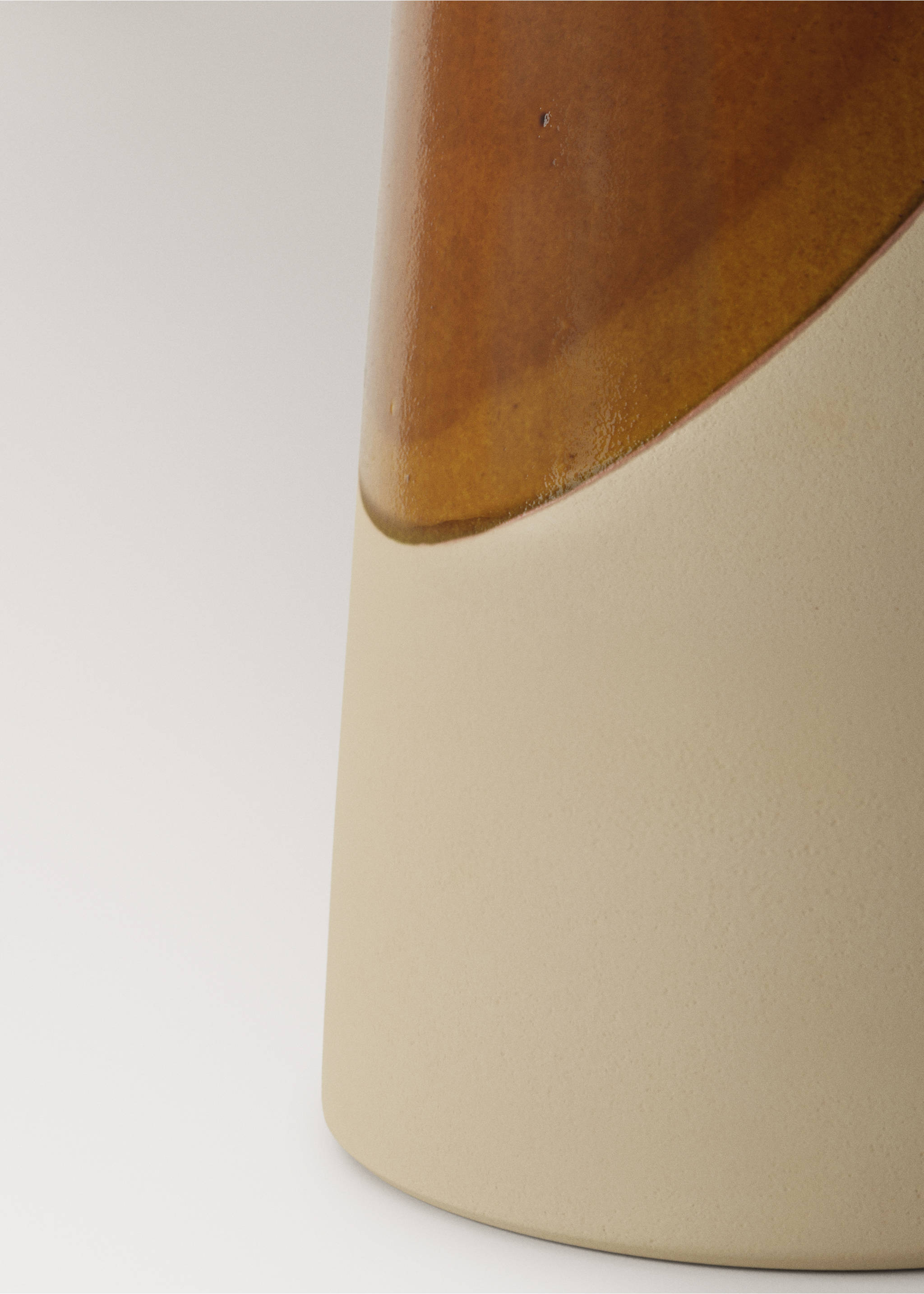 Two-tone 100% stoneware vase - Details of the article 2, Brown. Ref: 37073862-00.