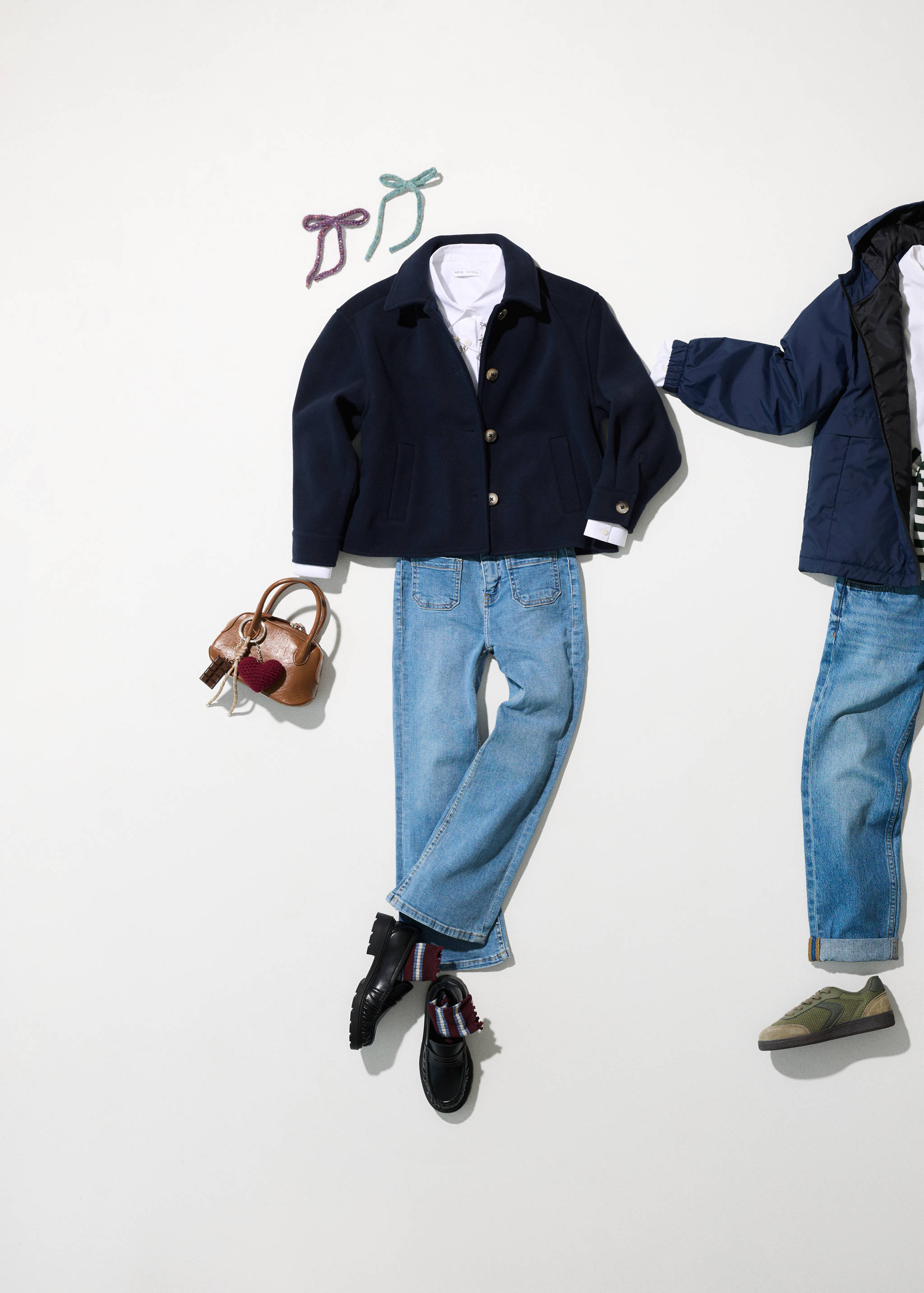 Flared jeans with pocket - Details of the article 5
