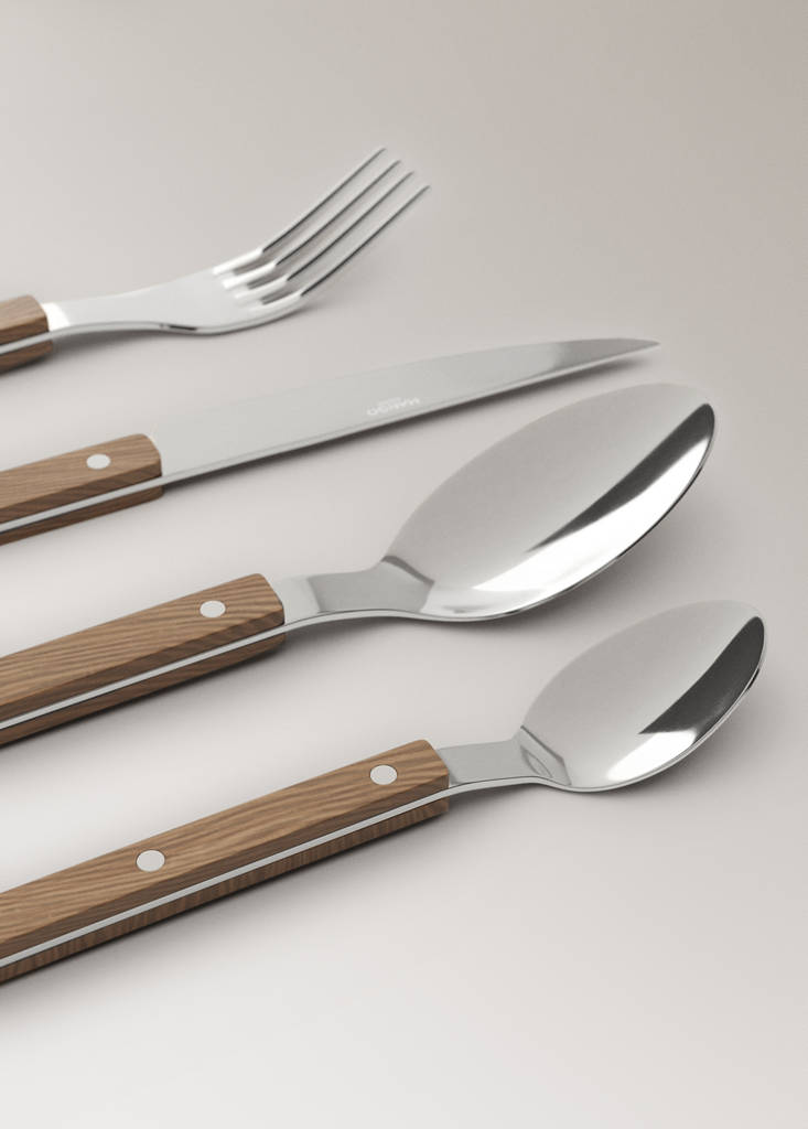 Stainless steel cutlery set with resin handles — Brown