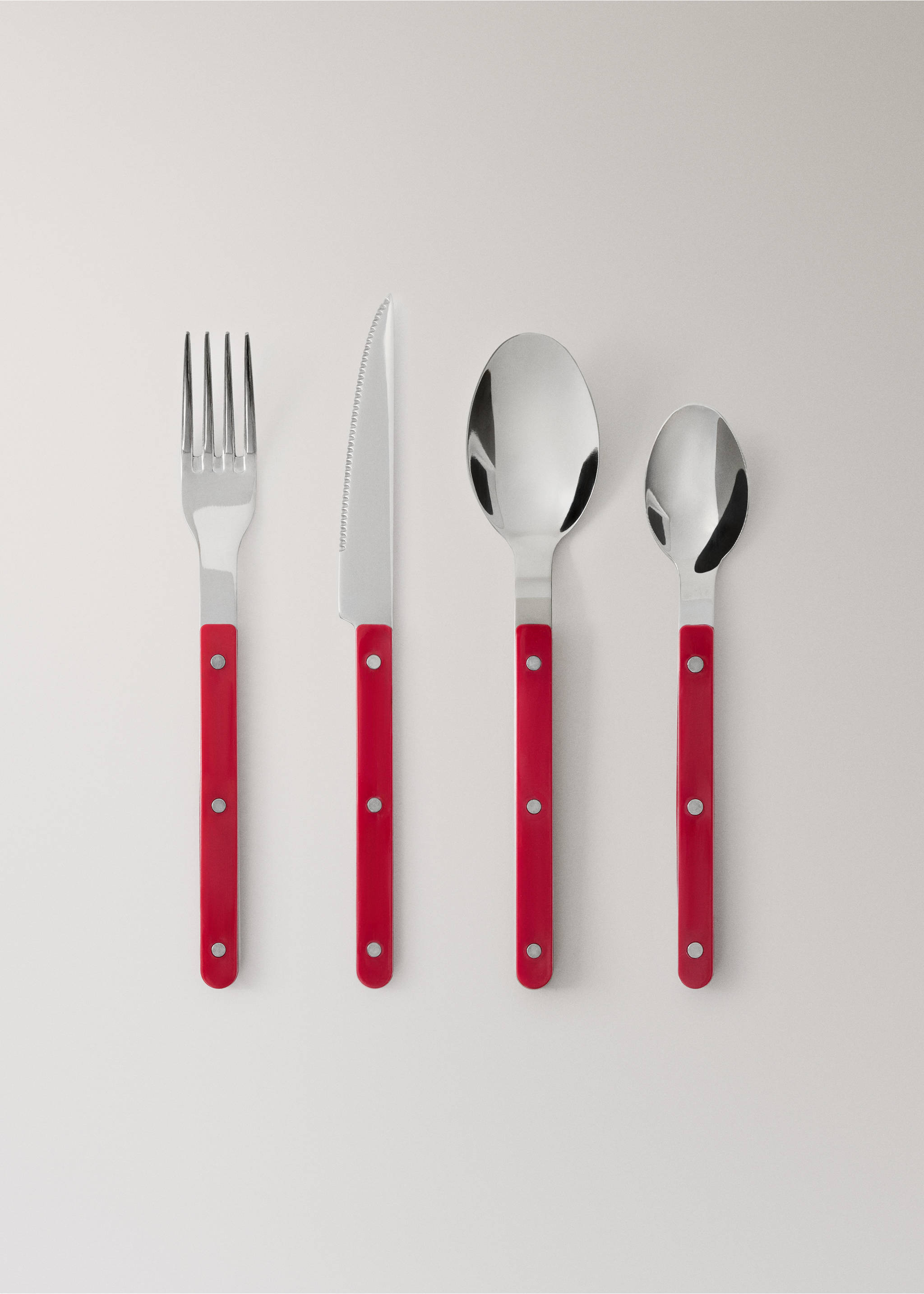 Stainless steel cutlery set with resin handles - Article without model, Red. Ref: 37073868-00.