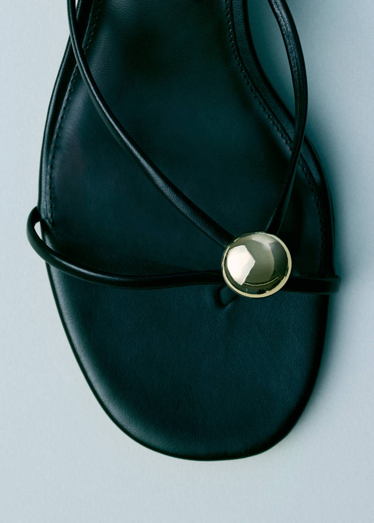 Heeled sandal with metallic bead straps — Black