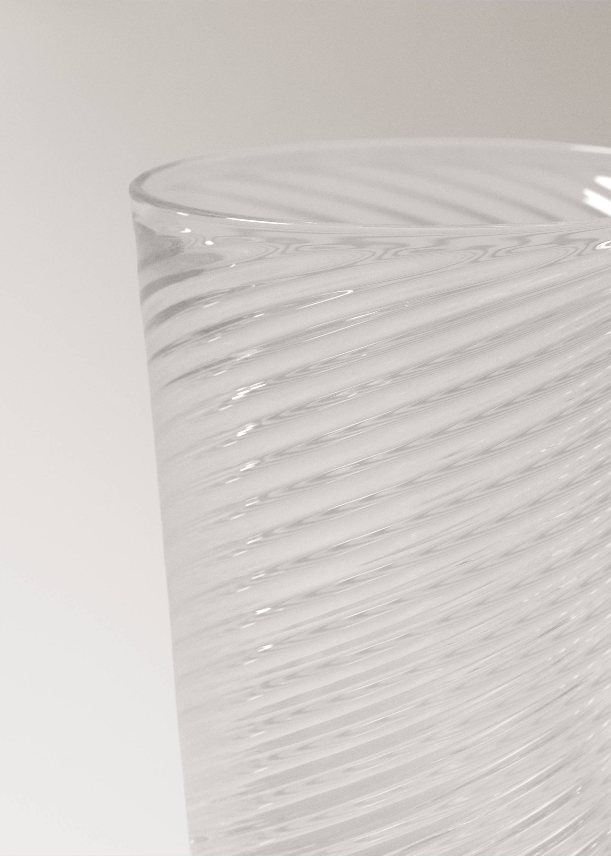 Small embossed borosilicate tumbler - Details of the article 1, Ice Grey. Ref: 37073874-00.