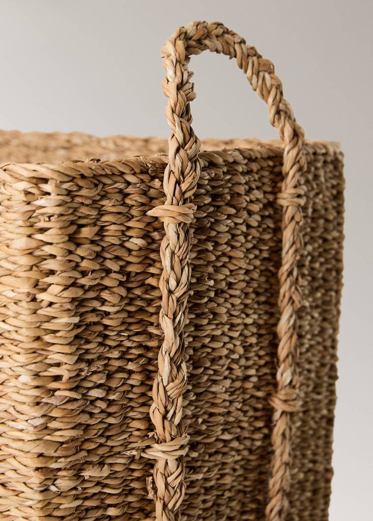 Large braided seagrass basket with handles — Brown