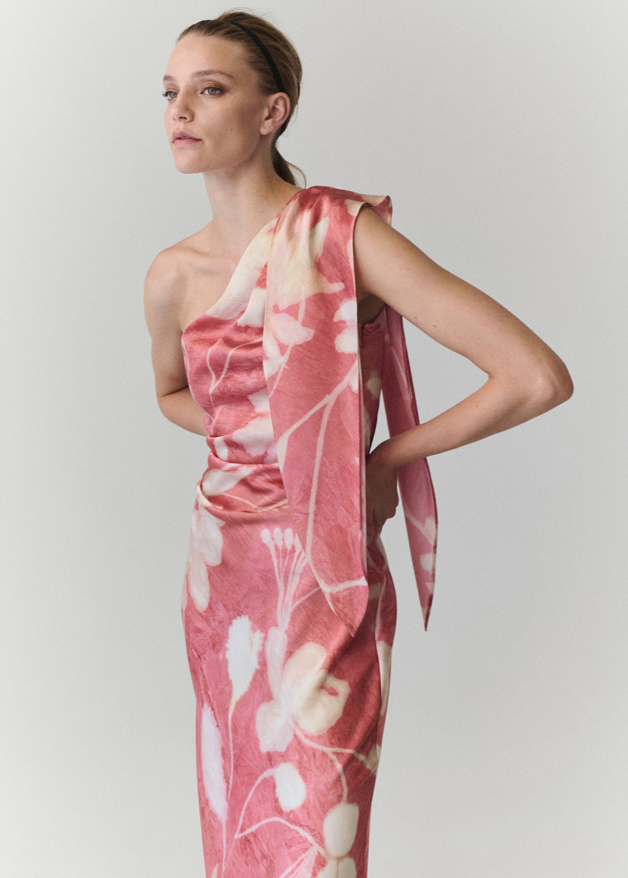 Asymmetrical floral-print dress - Medium plane