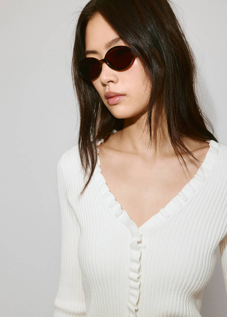 Ribbed ruffle cardigan — Ecru