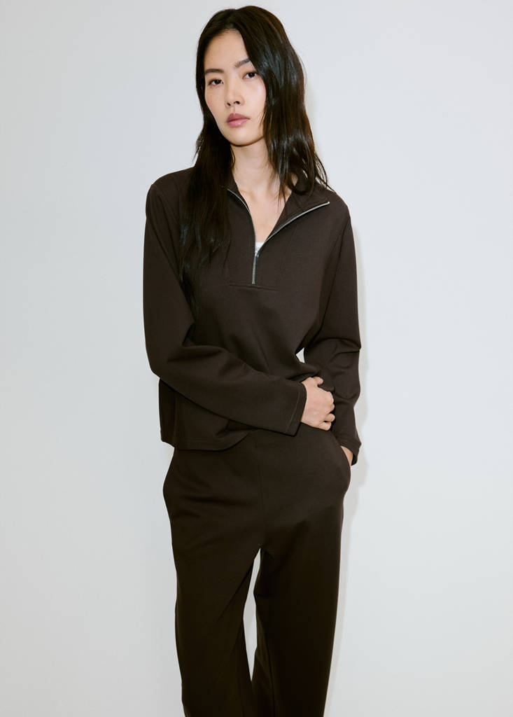 Fine-knit straight-fit trousers — Brown