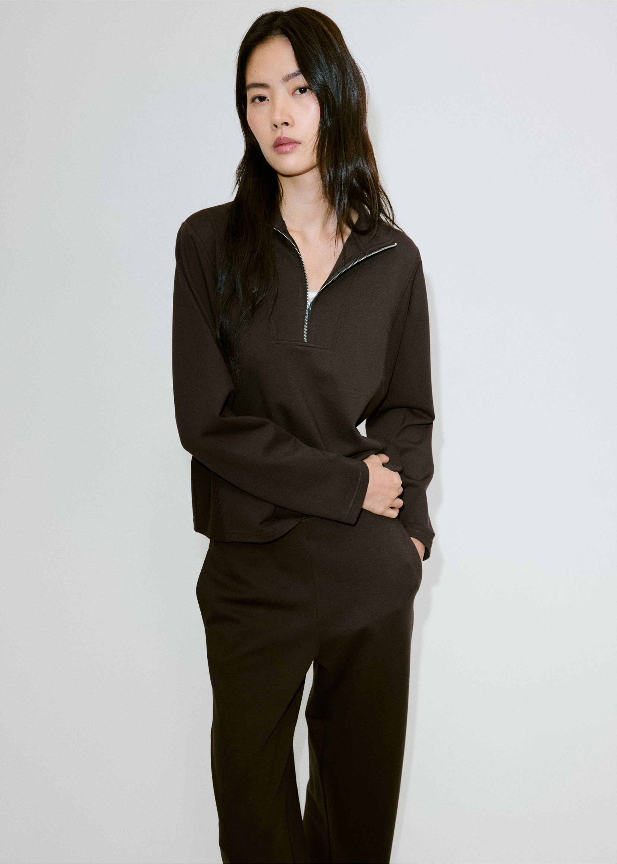 Fine-knit straight-fit trousers - Details of the article 1, Brown. Ref: 37074075-00.