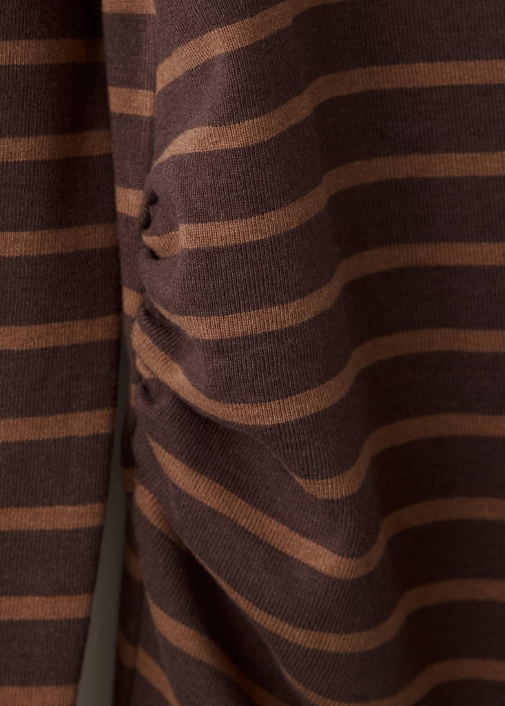 Striped boat-neck t-shirt — Brown