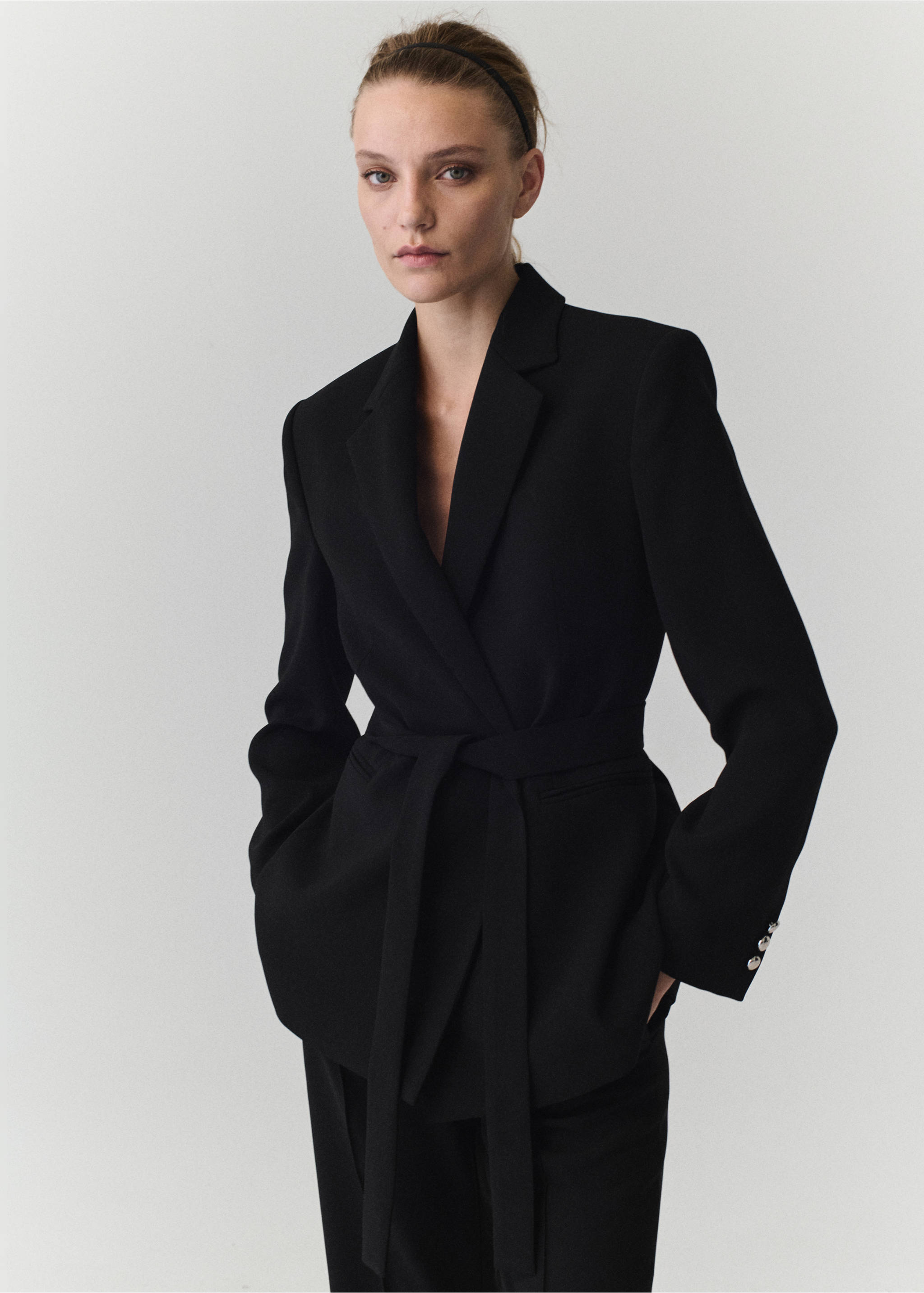 Veste igu - Plan moyen, Noir. Ref: 37074093-00.
