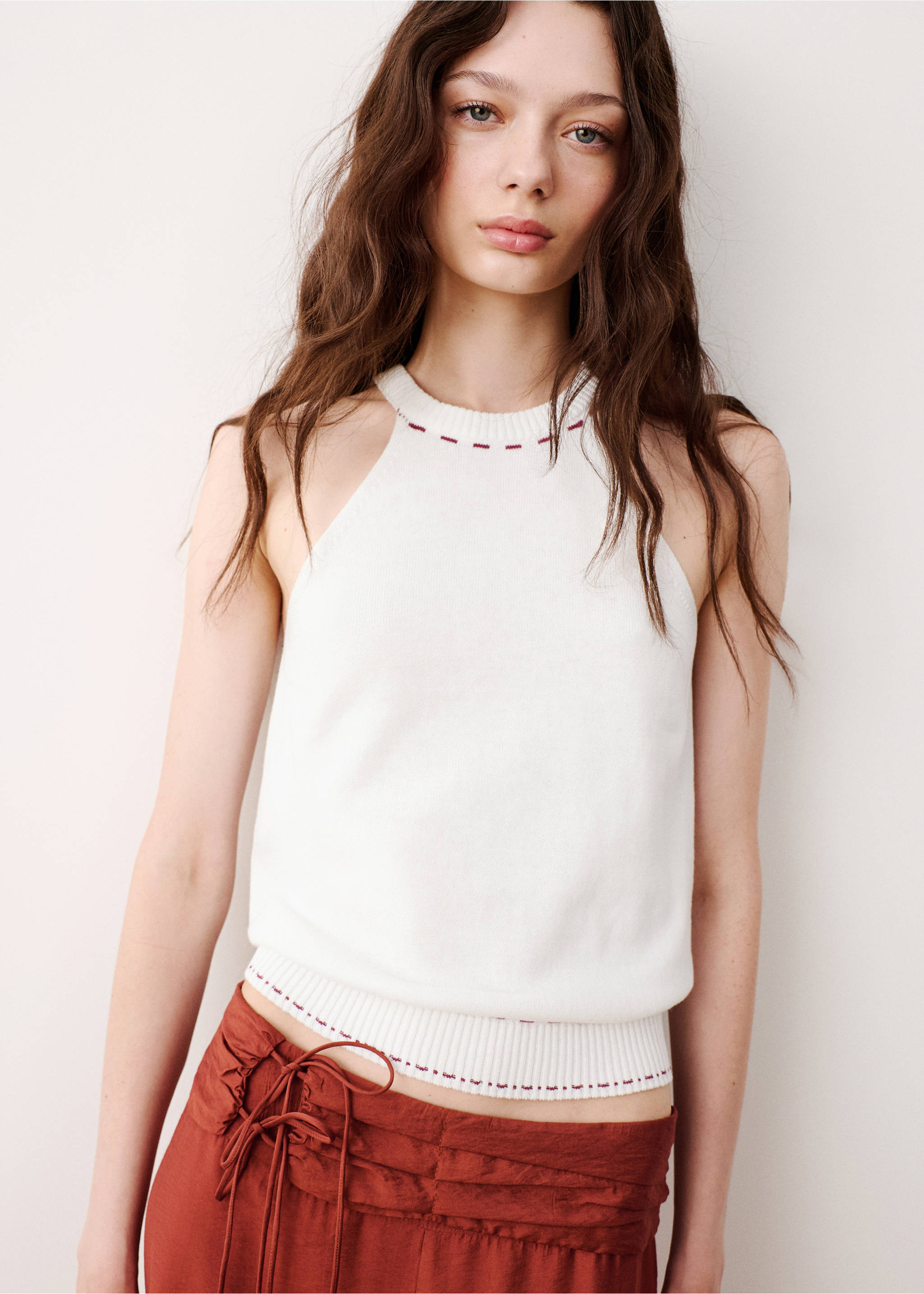 Contrast knit halter top - Medium plane, Off White. Ref: 37074095-00.