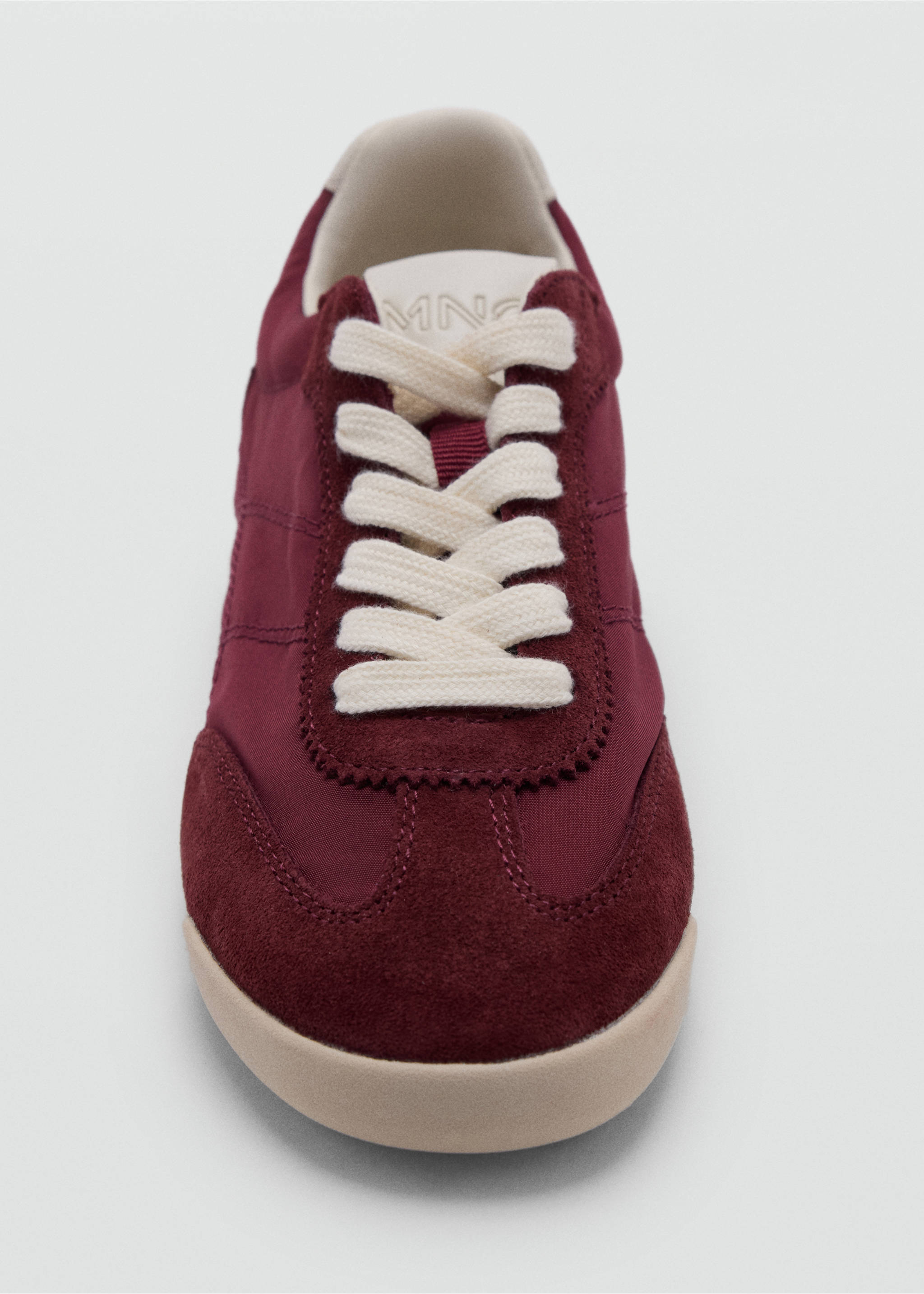 Contrast leather trainers - Details of the article 2, Burgundy. Ref: 37074096-00.