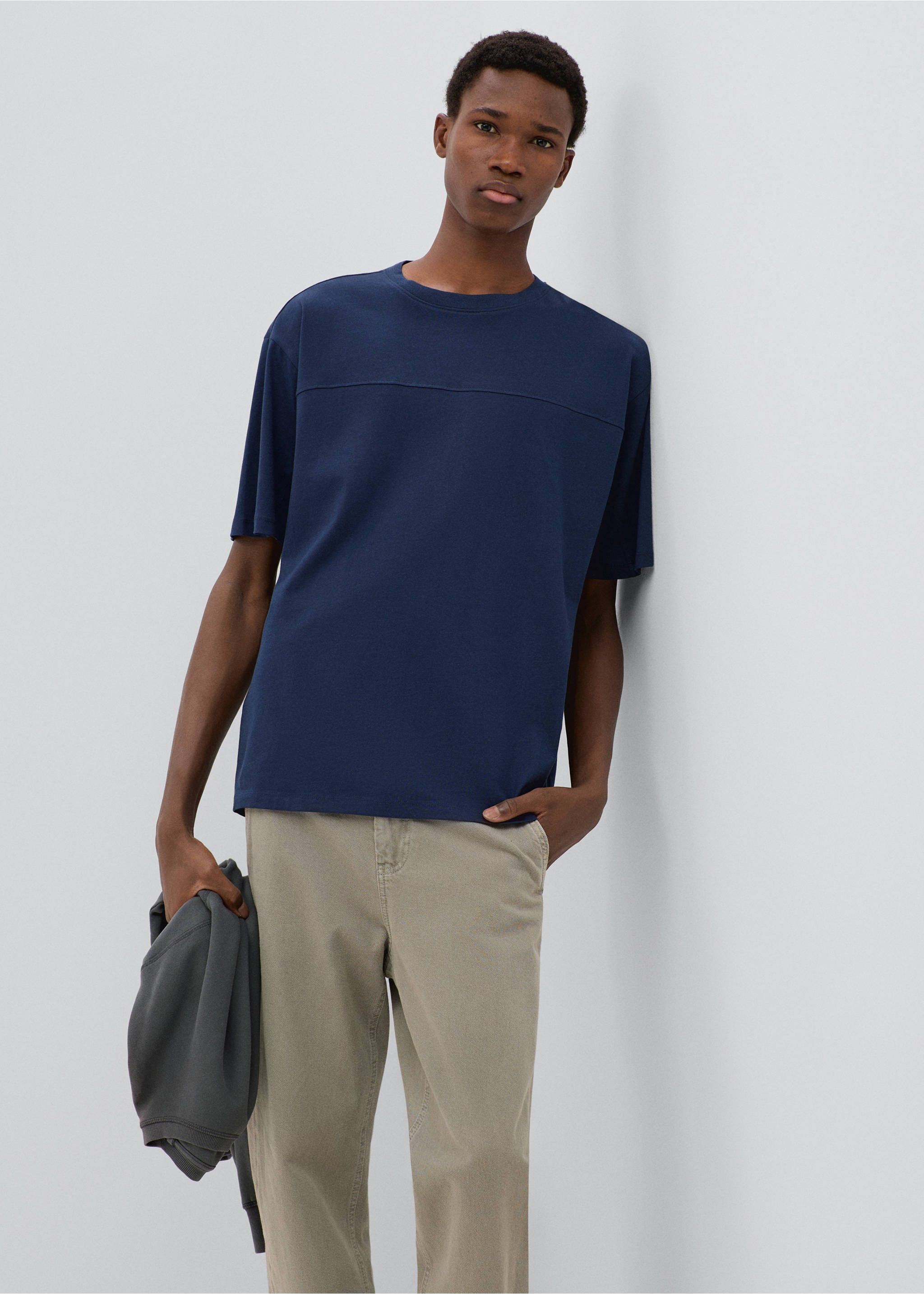 Cotton T-shirt with stitching details - Medium plane, Navy. Ref: 37074100-00.