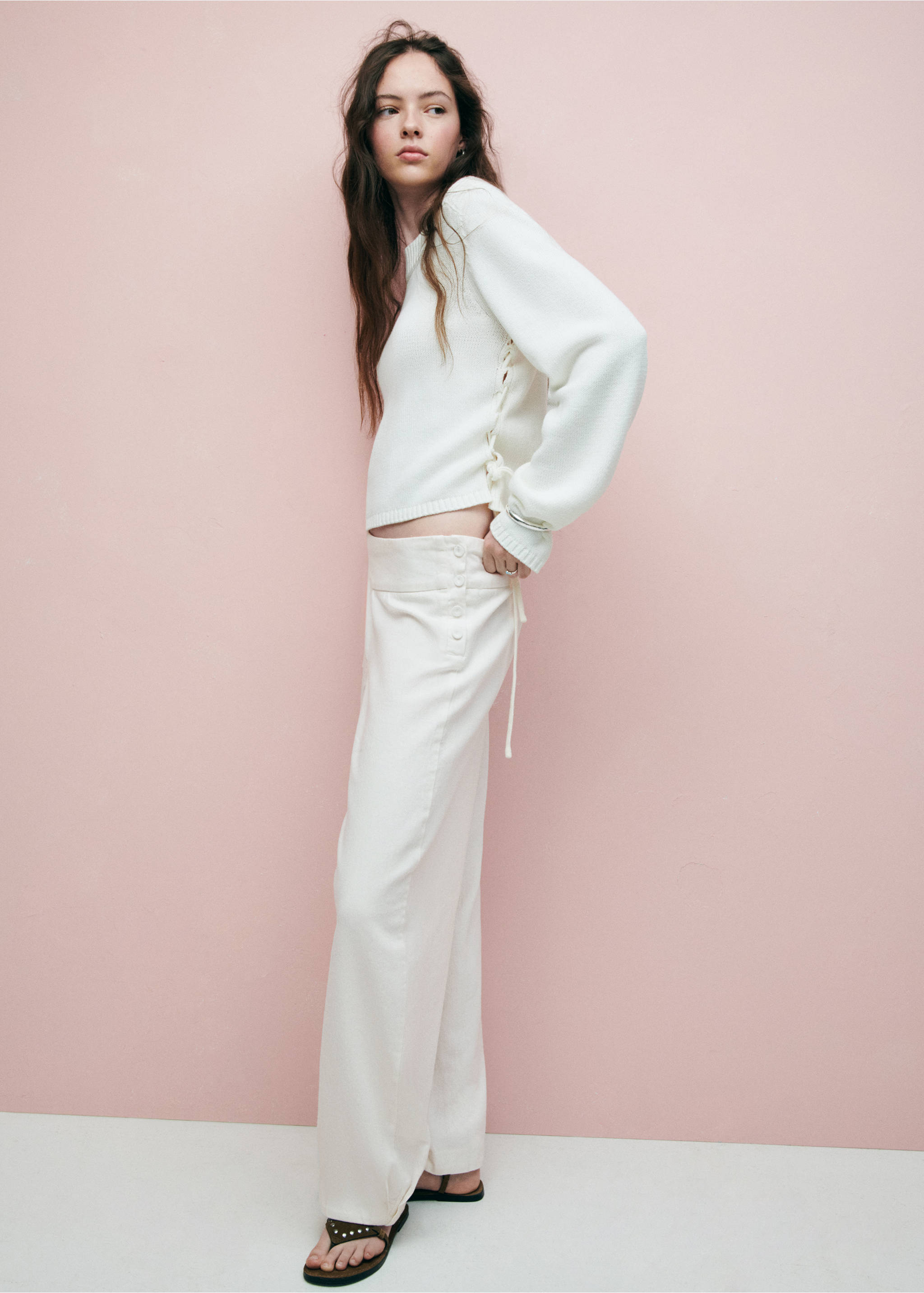 Barrel trousers with button detail - Details of the article 1, Off White. Ref: 37074102-00.