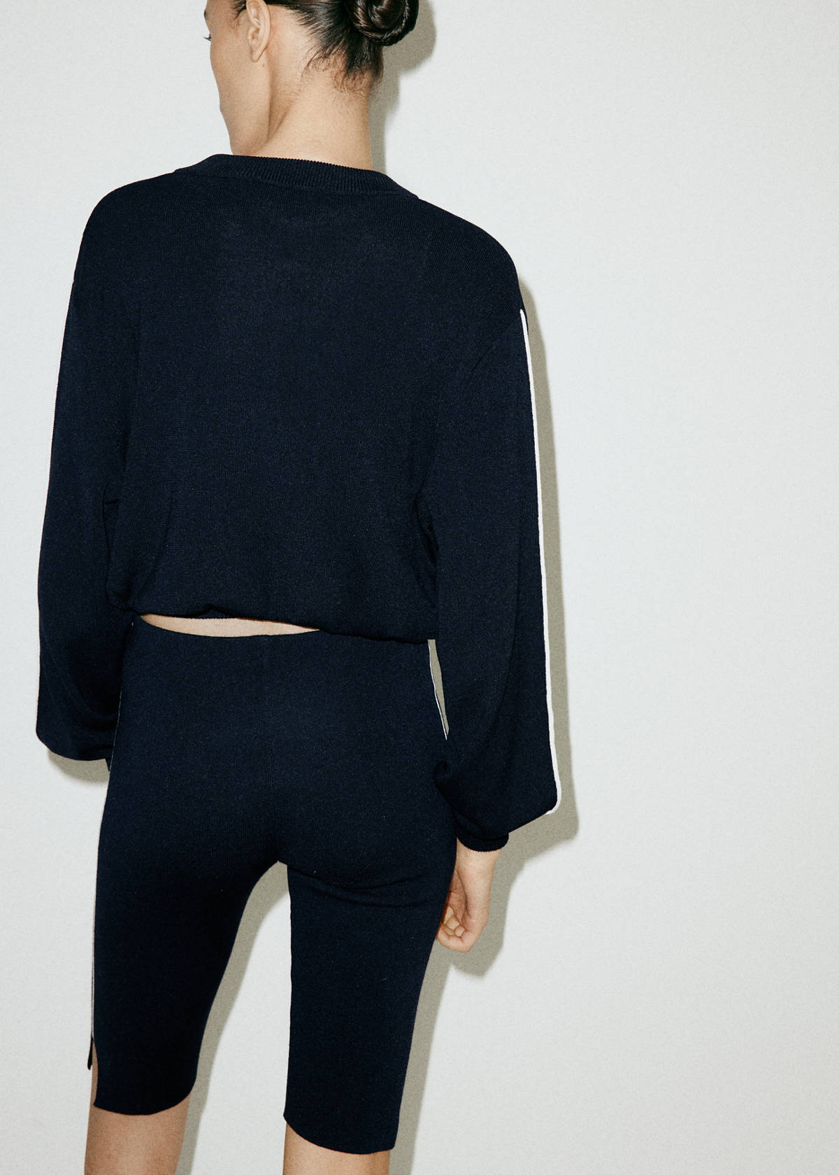 Contrast stripe capri knit trousers — Navy
