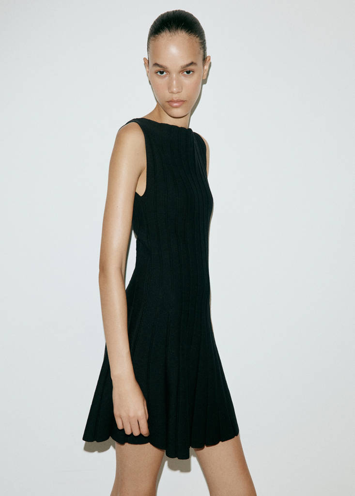 Ribbed knit dress — Black