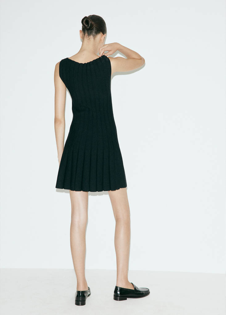 Ribbed knit dress — Black