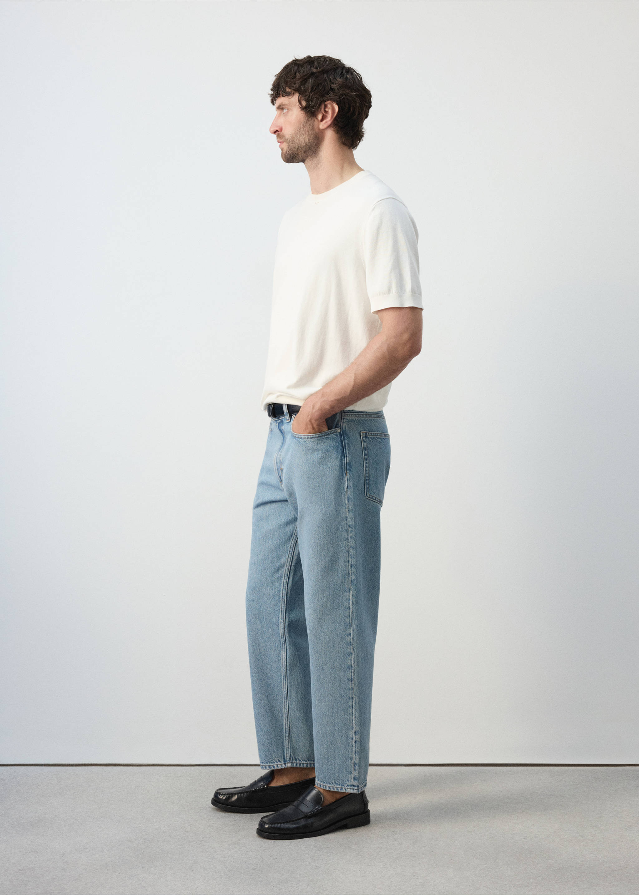 Sammy cropped carrot fit jeans - Details of the article 2, Light Blue. Ref: 37074402-00.