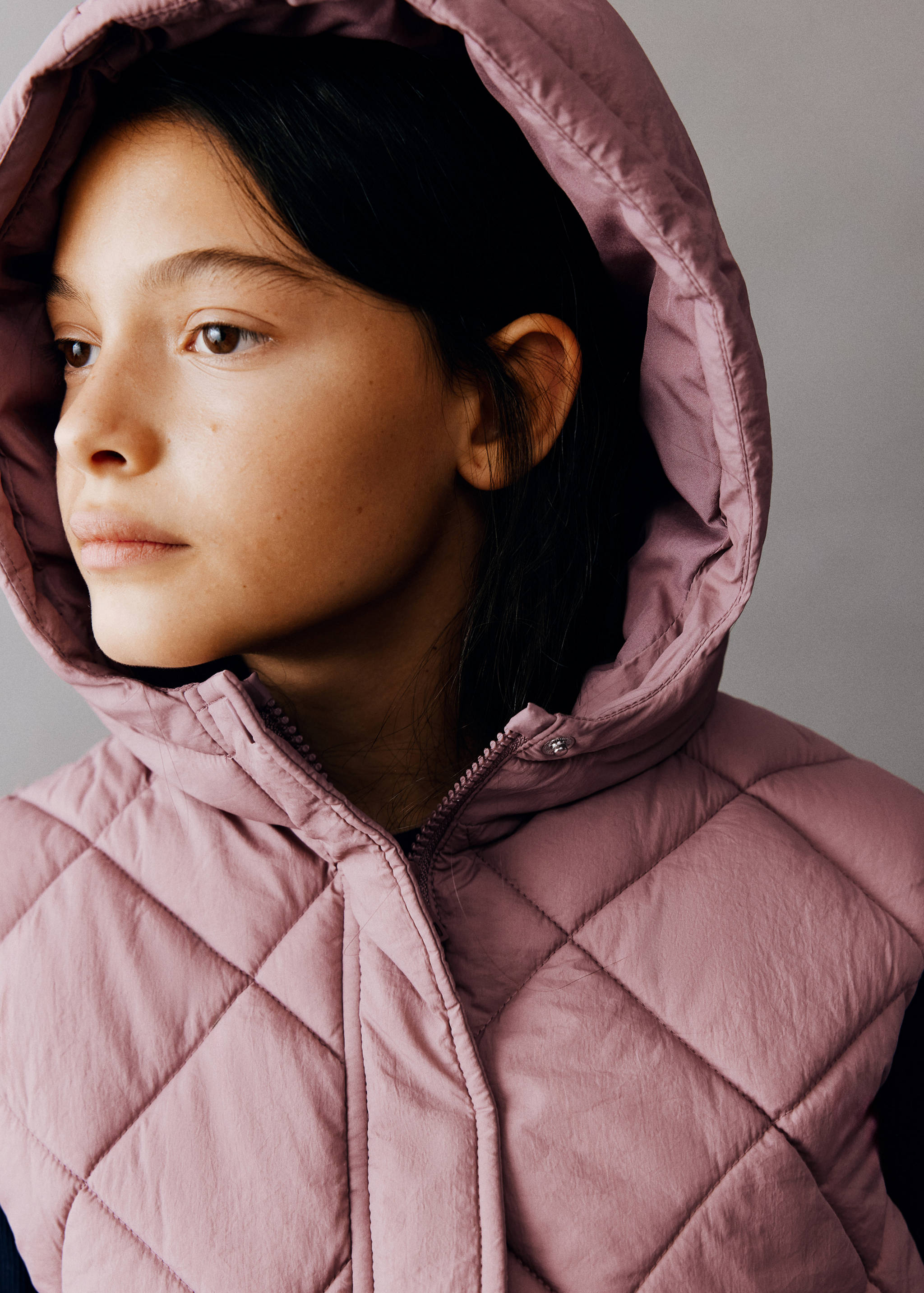 Quilted gilet with hood - Details of the article 1
