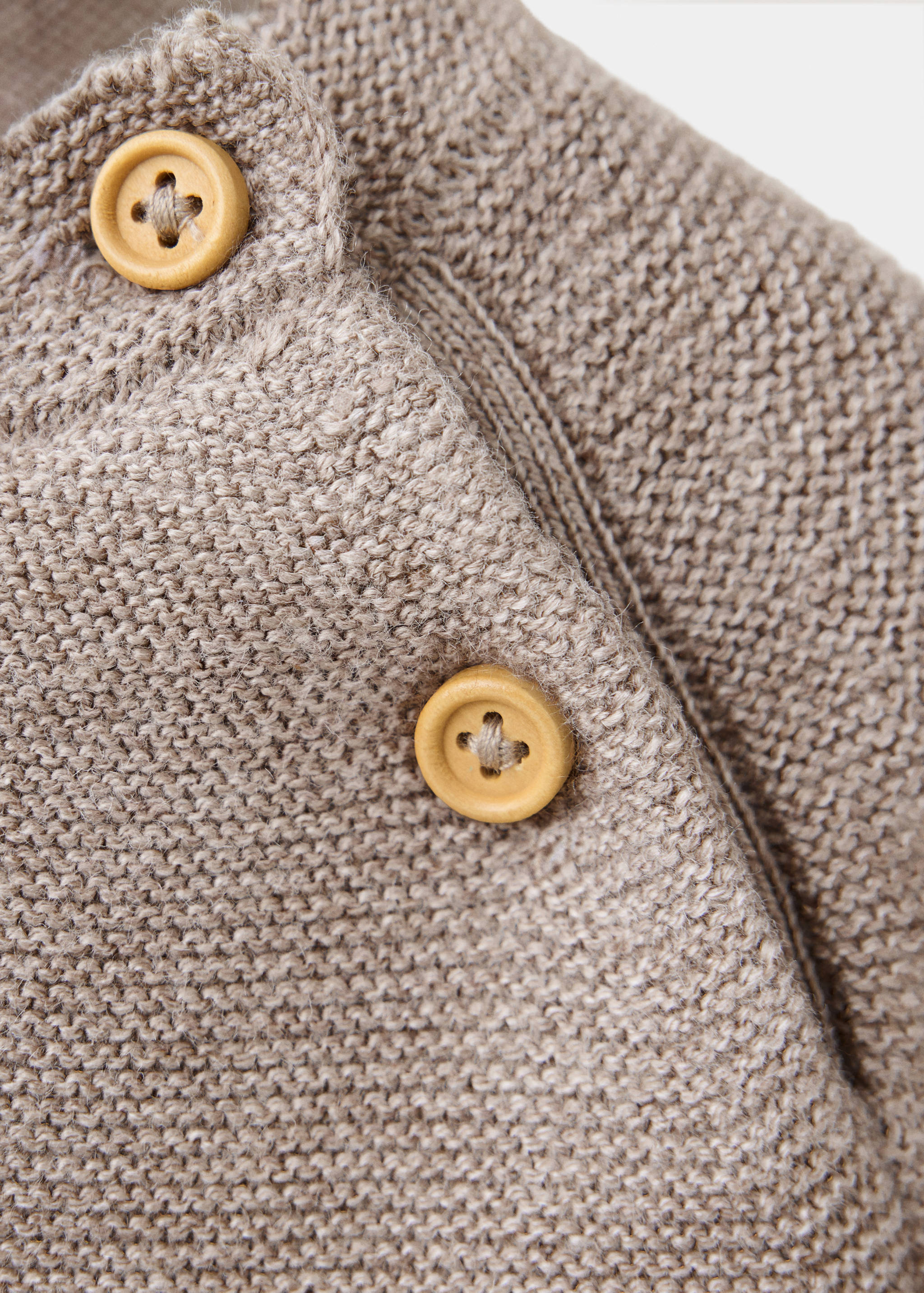 Buttoned knit sweater - Details of the article 8