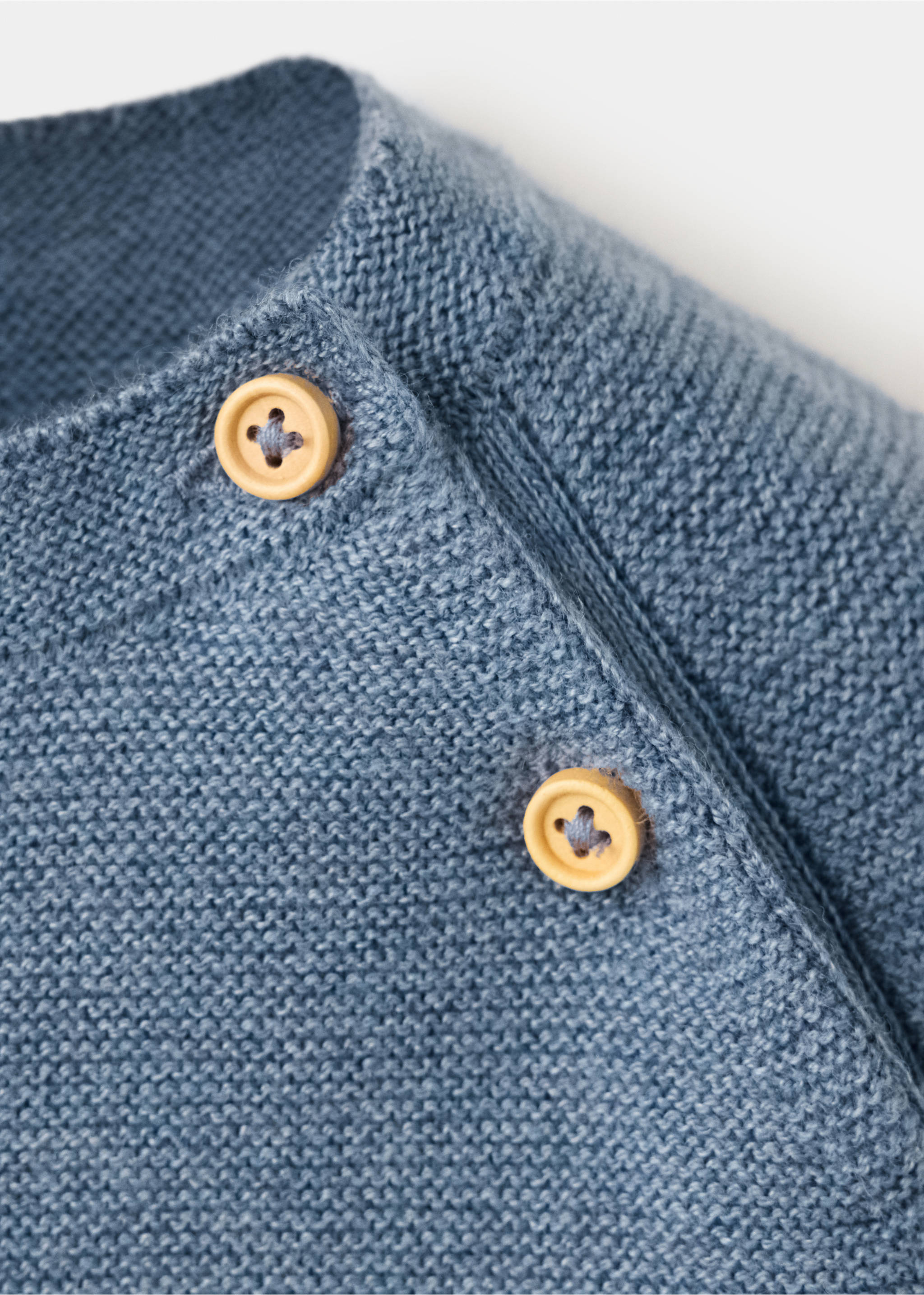 Buttoned knit sweater - Details of the article 8, Blue. Ref: 37074406-00.