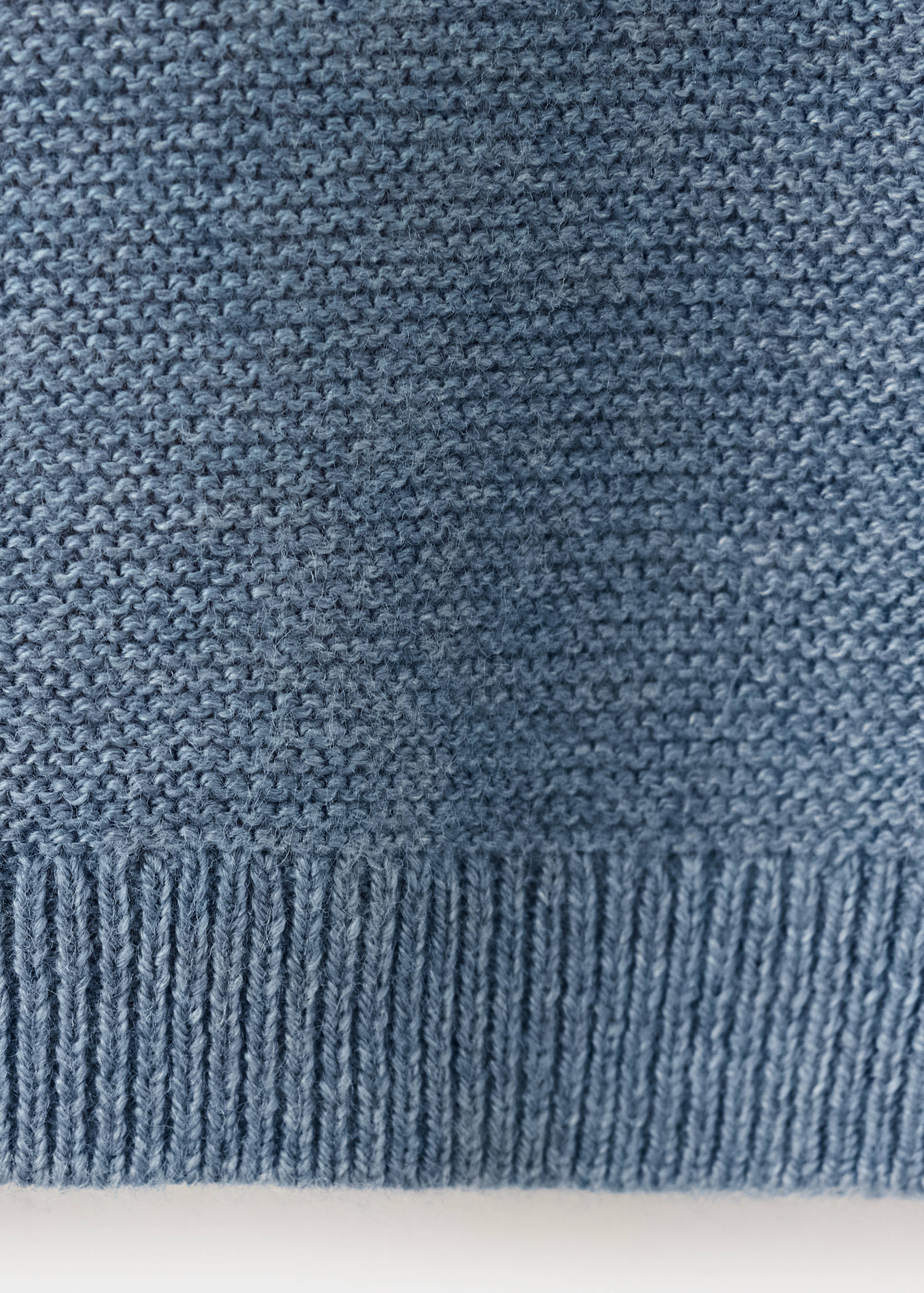 Buttoned knit sweater - Details of the article 0