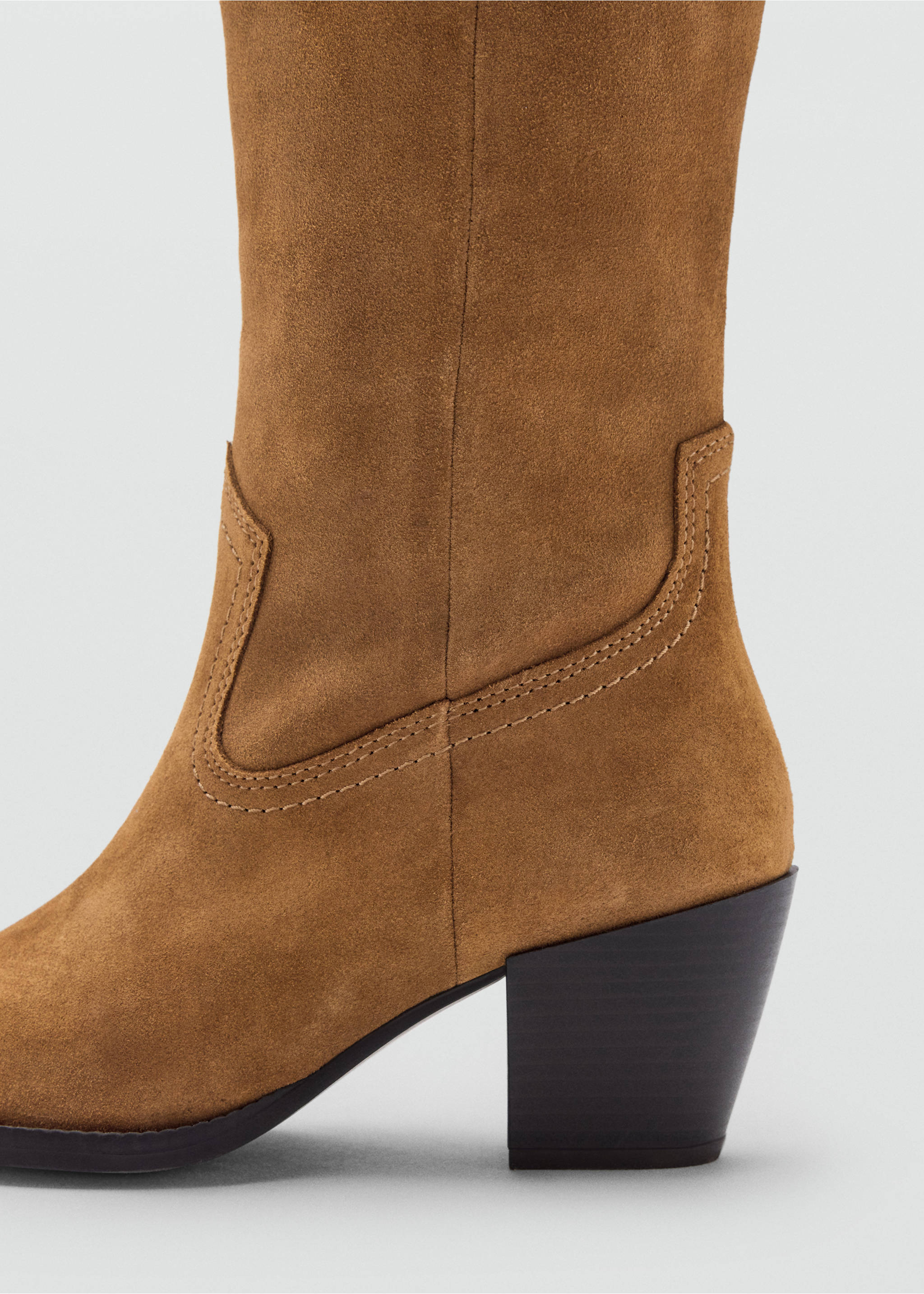 Suede boot with block heel - Details of the article 1, Tobacco Brown. Ref: 37074413-00.