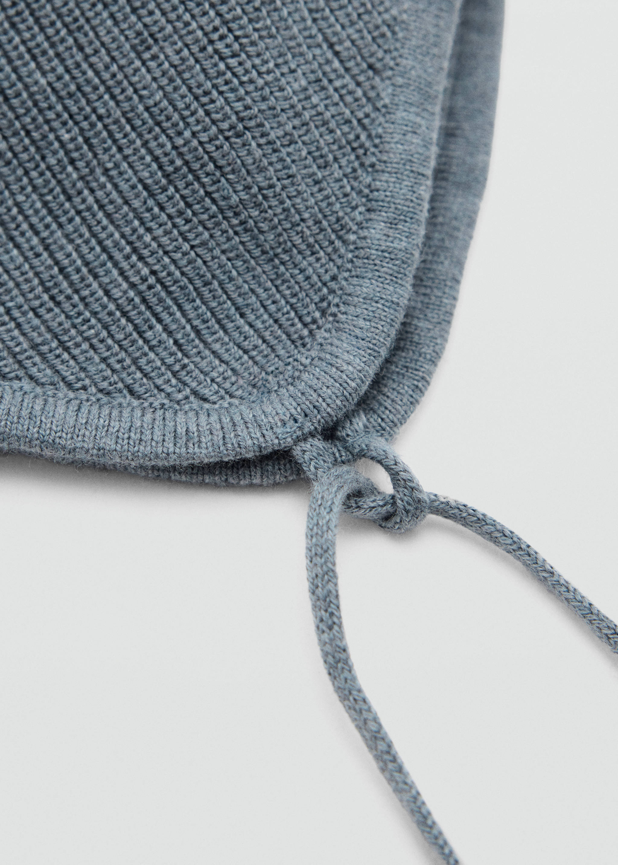 Pom pom cable-knit beanie - Medium plane