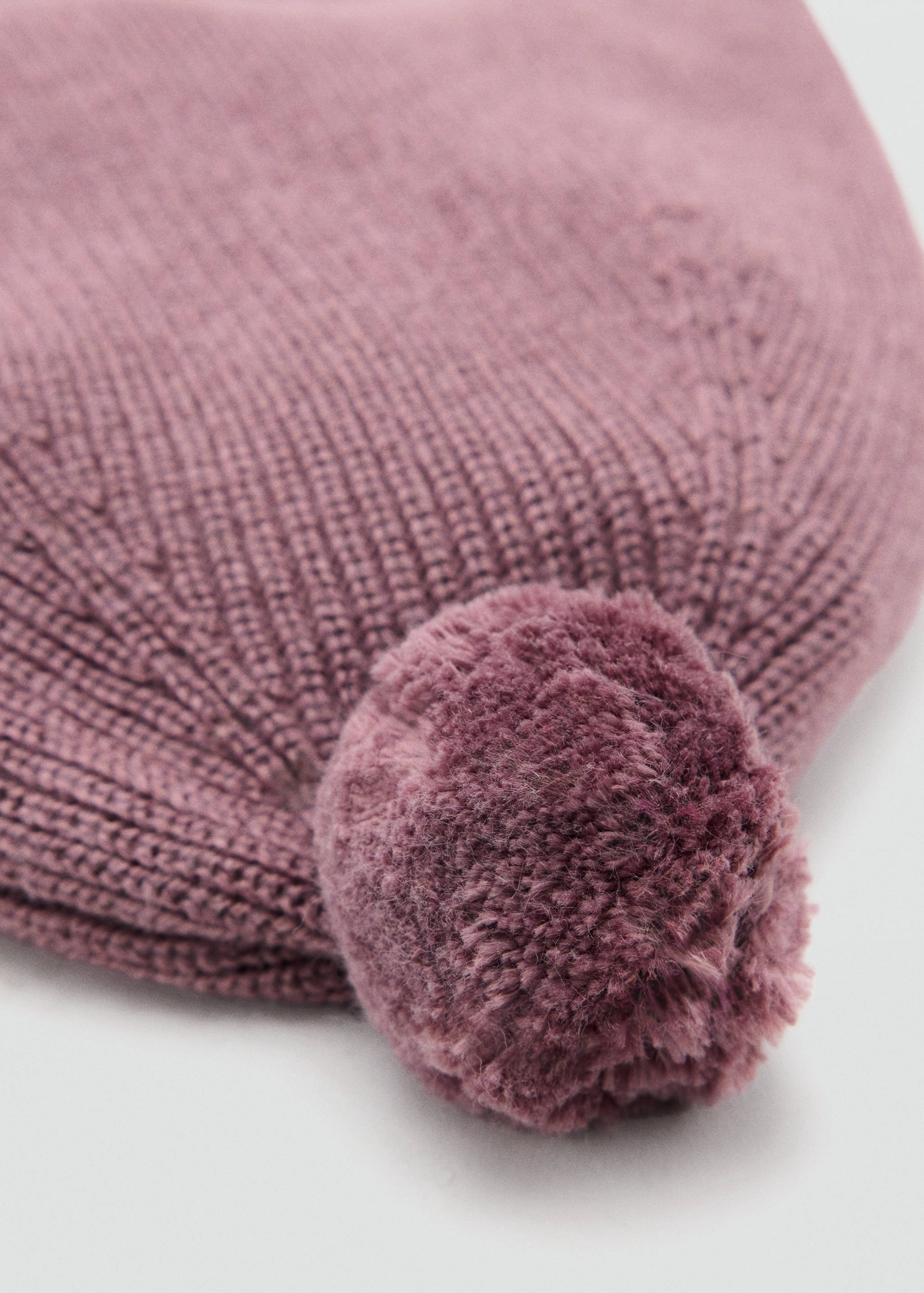 Pom pom cable-knit beanie - Details of the article 1