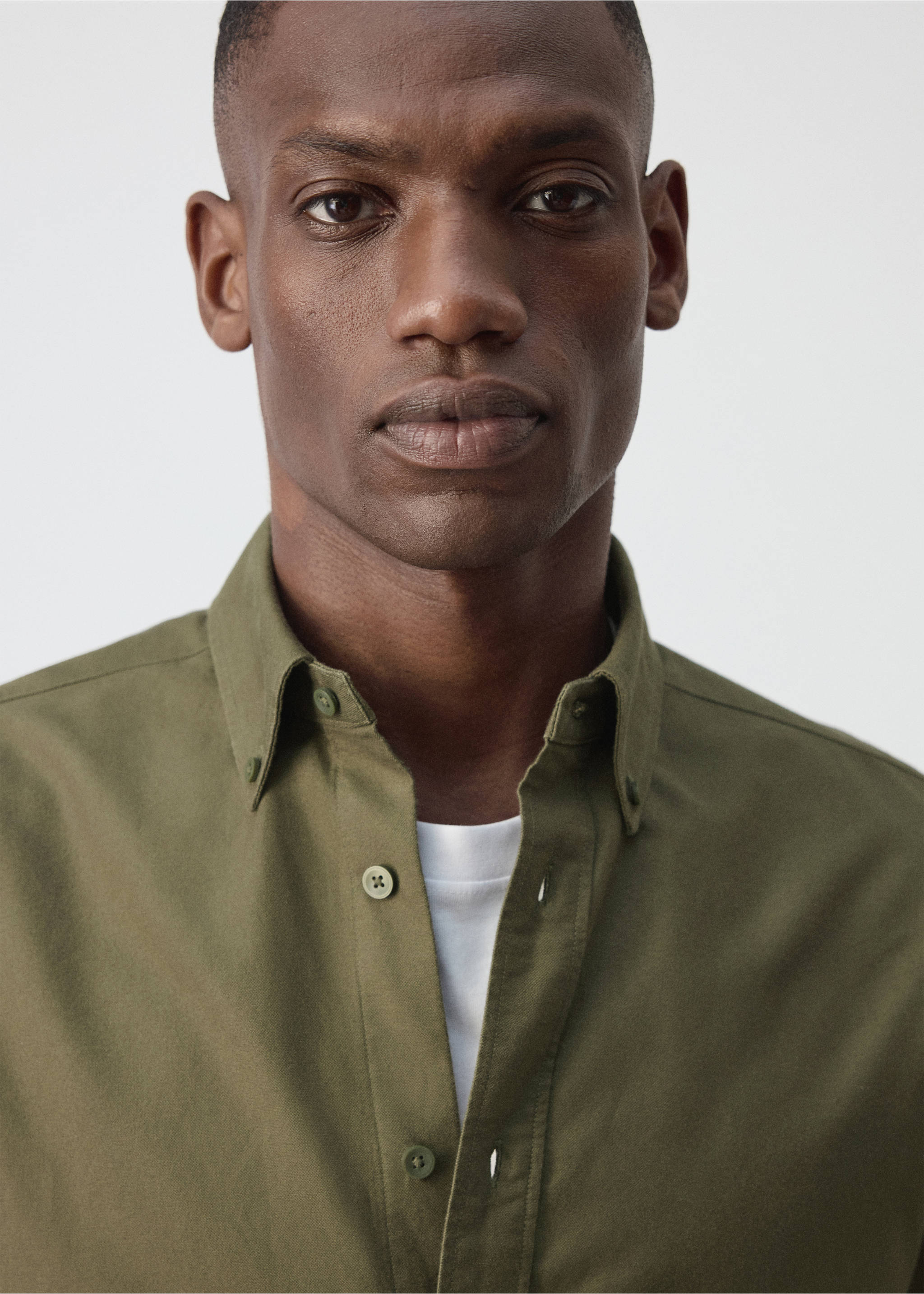 100% cotton Oxford shirt - Details of the article 1, Khaki. Ref: 37074438-00.