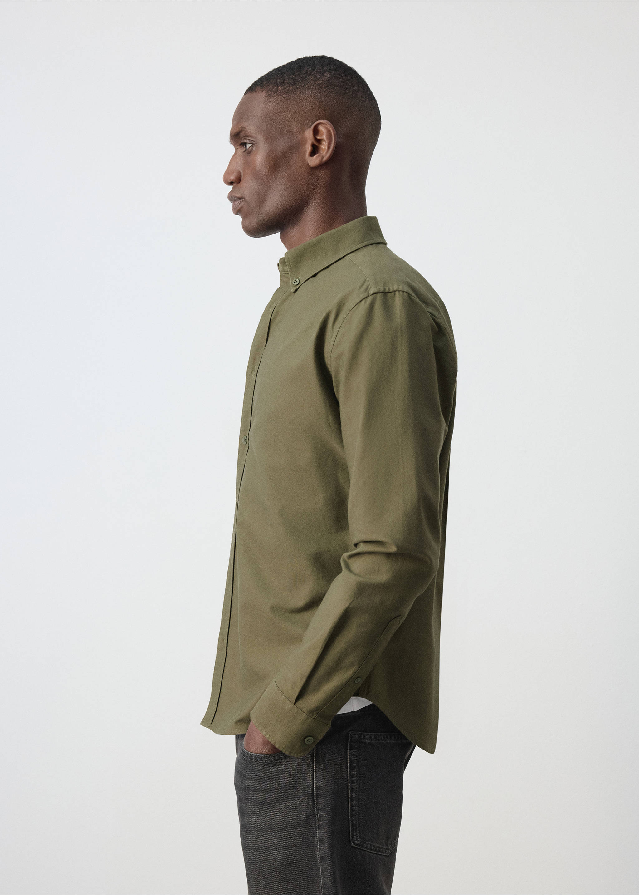 100% cotton Oxford shirt - Details of the article 2, Khaki. Ref: 37074438-00.