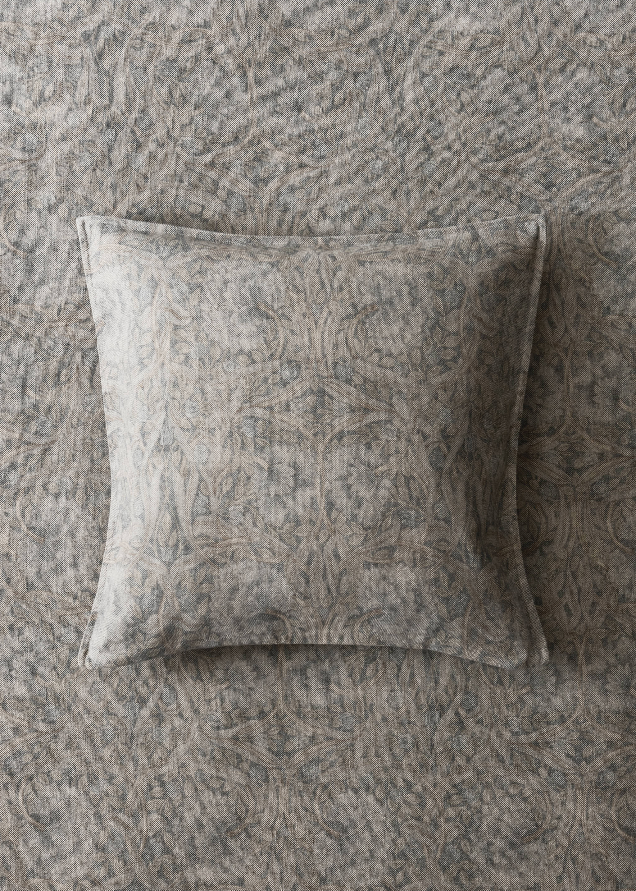 Floral print cotton-linen cushion cover 50x50 cm - General plane, Blue. Ref: 37074444-00.