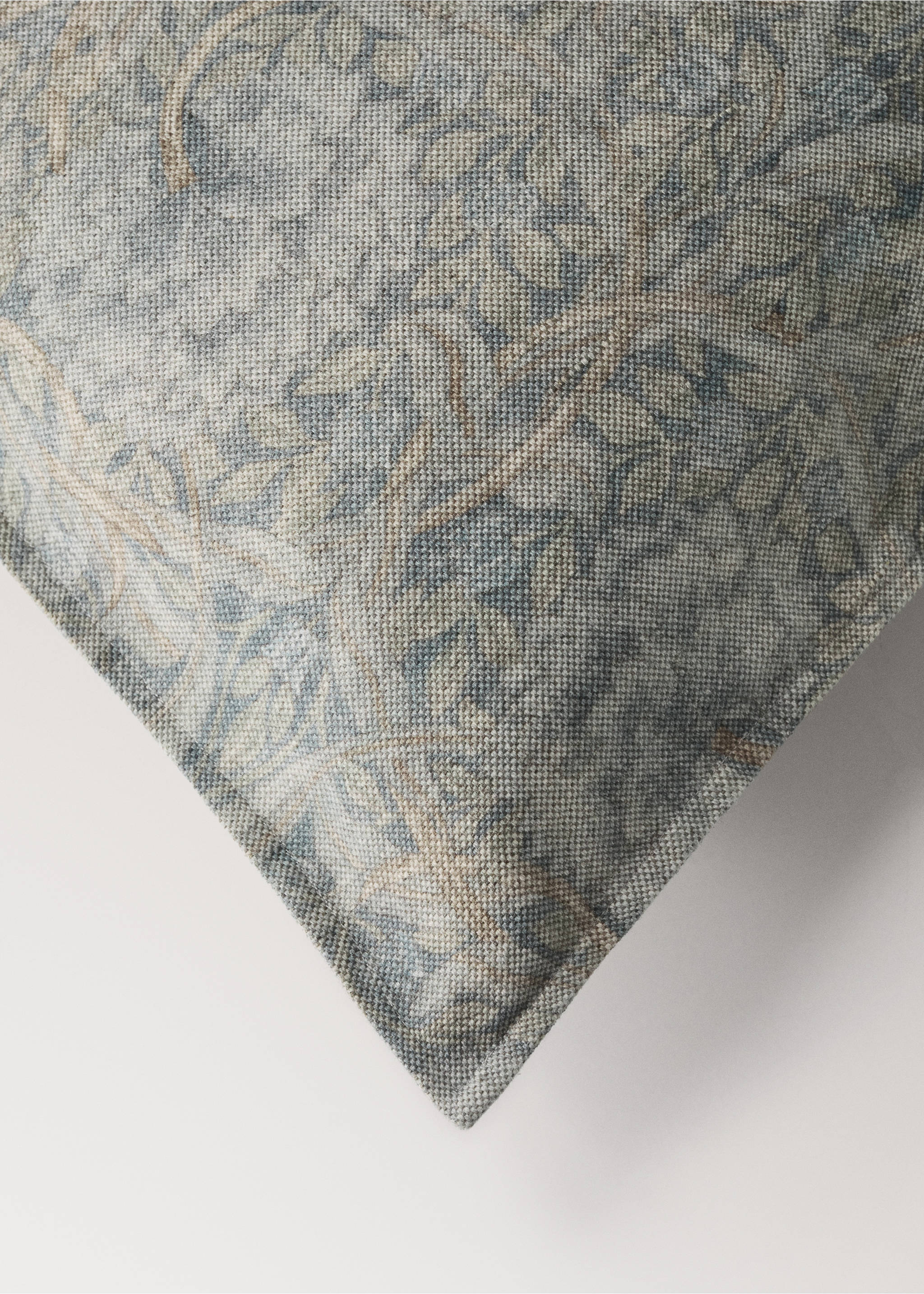 Floral print cotton-linen cushion cover 50x50 cm - Details of the article 1, Blue. Ref: 37074444-00.