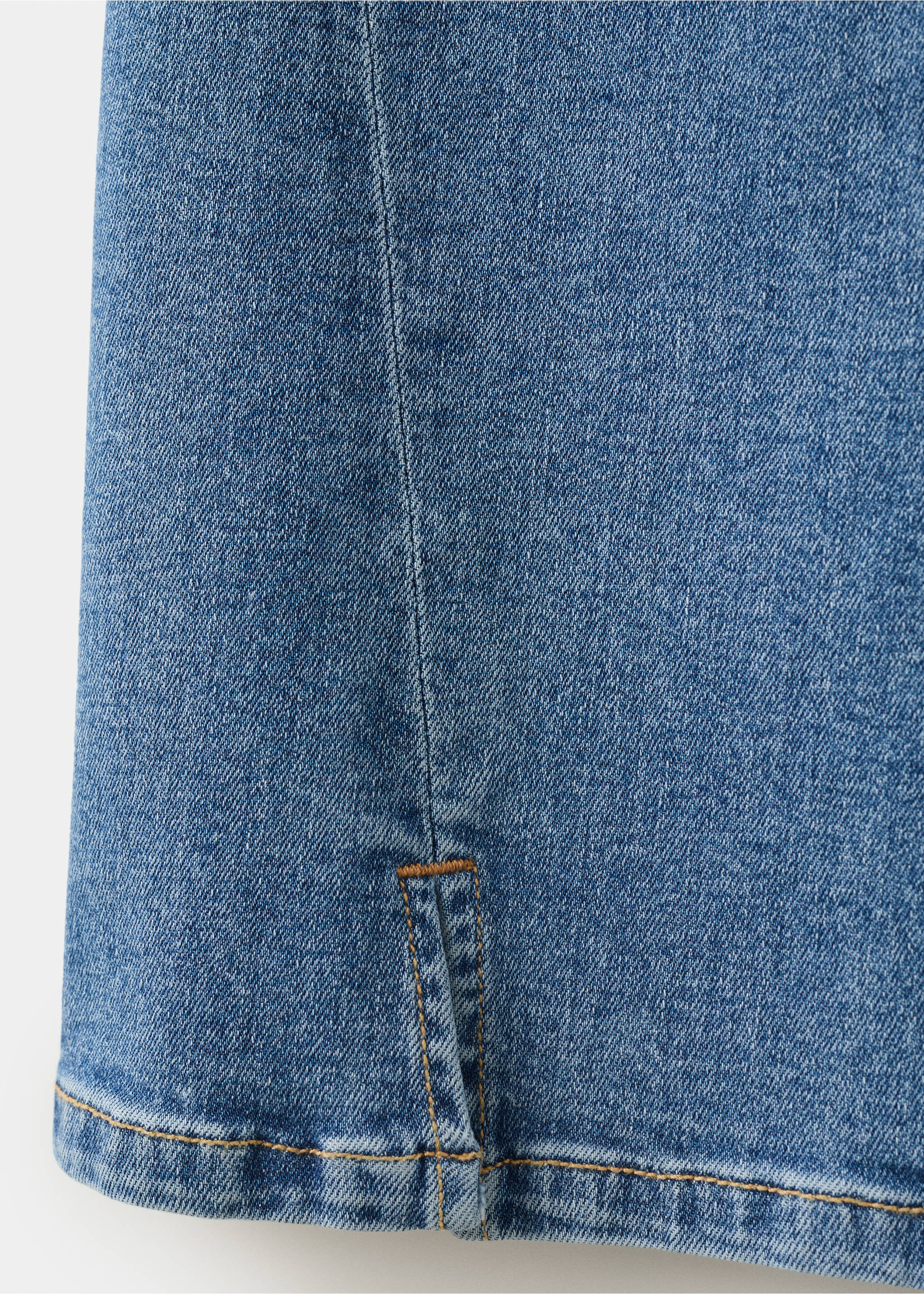 Jeans flare coutures - Détail de l'article 8, Bleu moyen. Ref: 37074446-00.