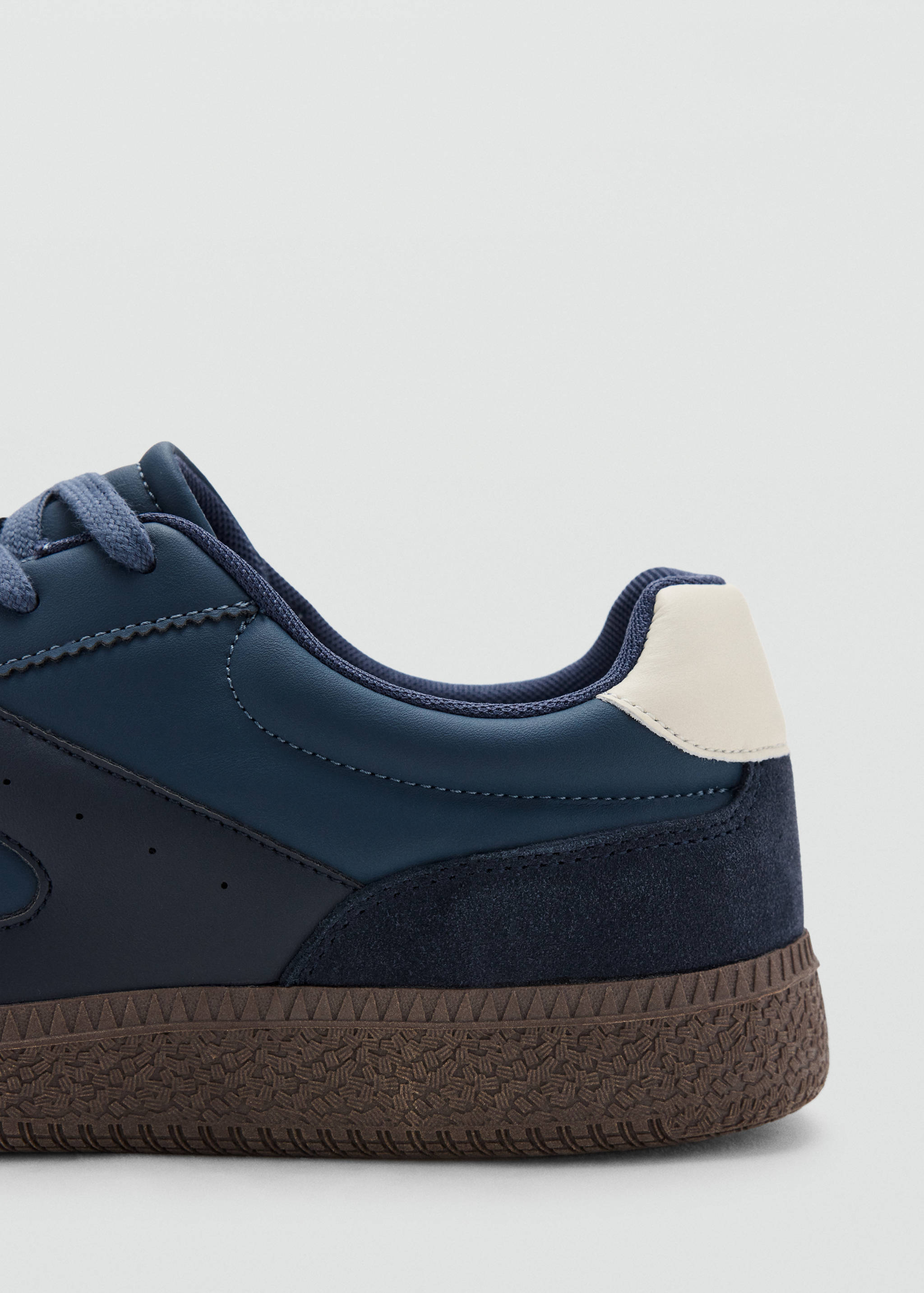 Combined design sneakers - Details of the article 1
