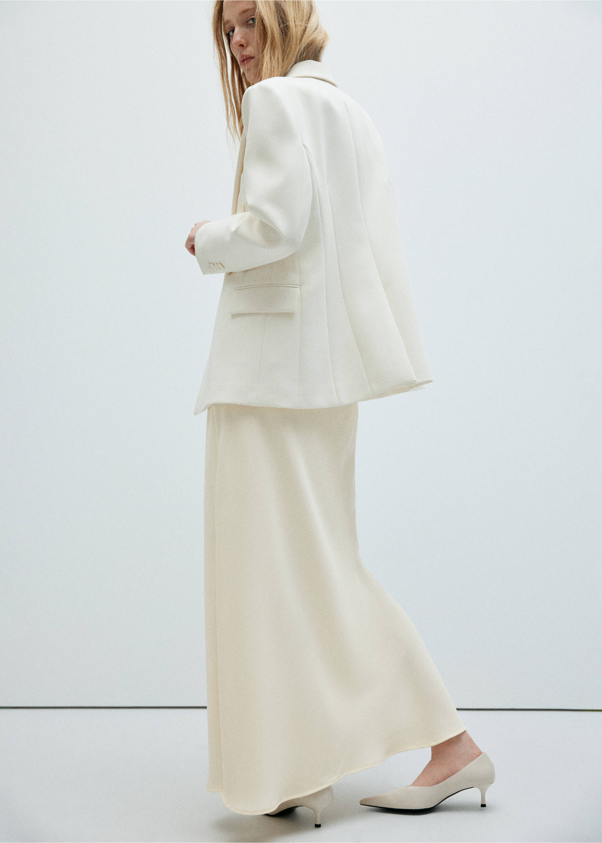 Elastic-waist skirt with slits - Reverse of the article, Ecru. Ref: 37074468-00.