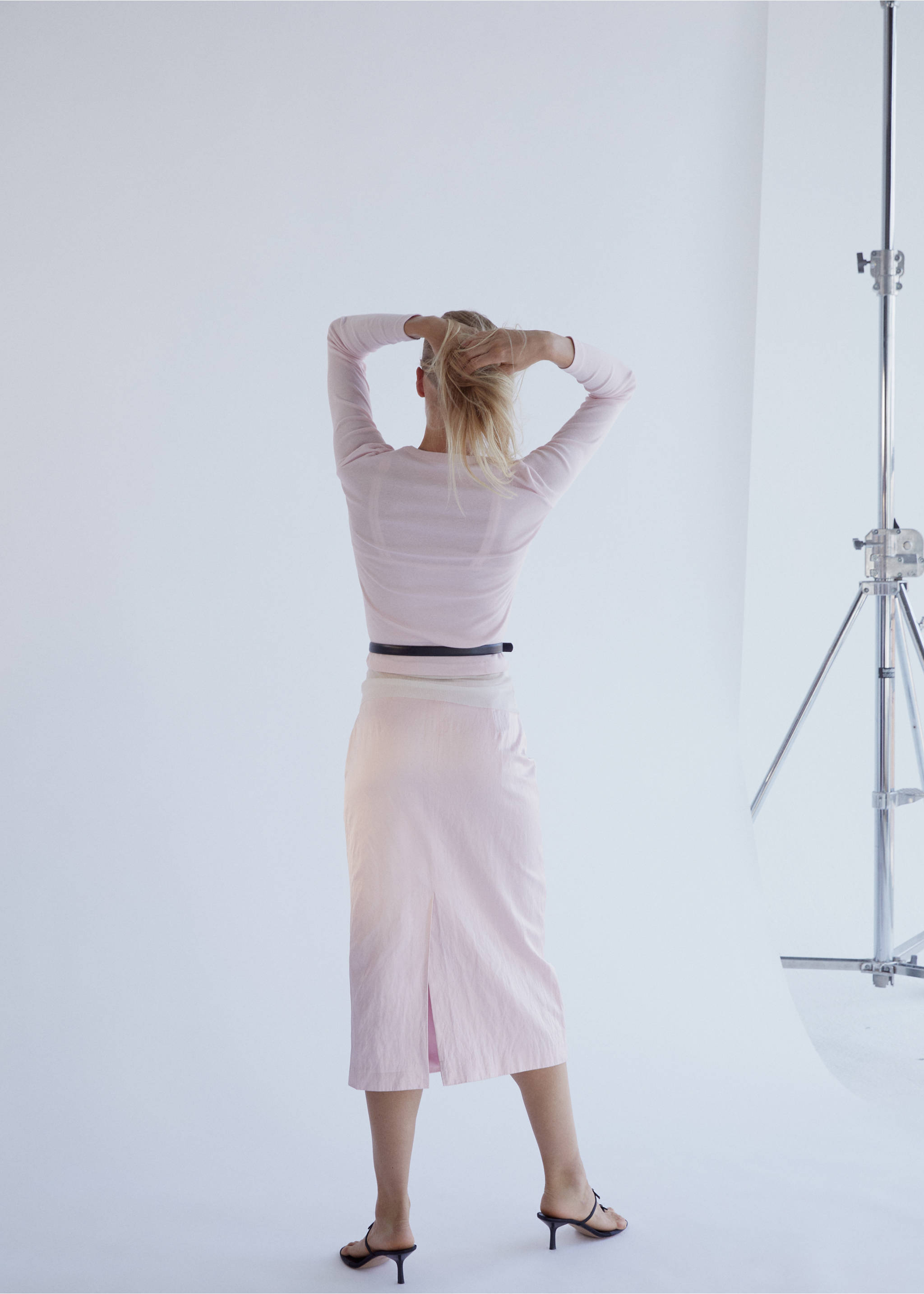 Midi satin skirt - Reverse of the article, Pastel Pink. Ref: 37074469-00.