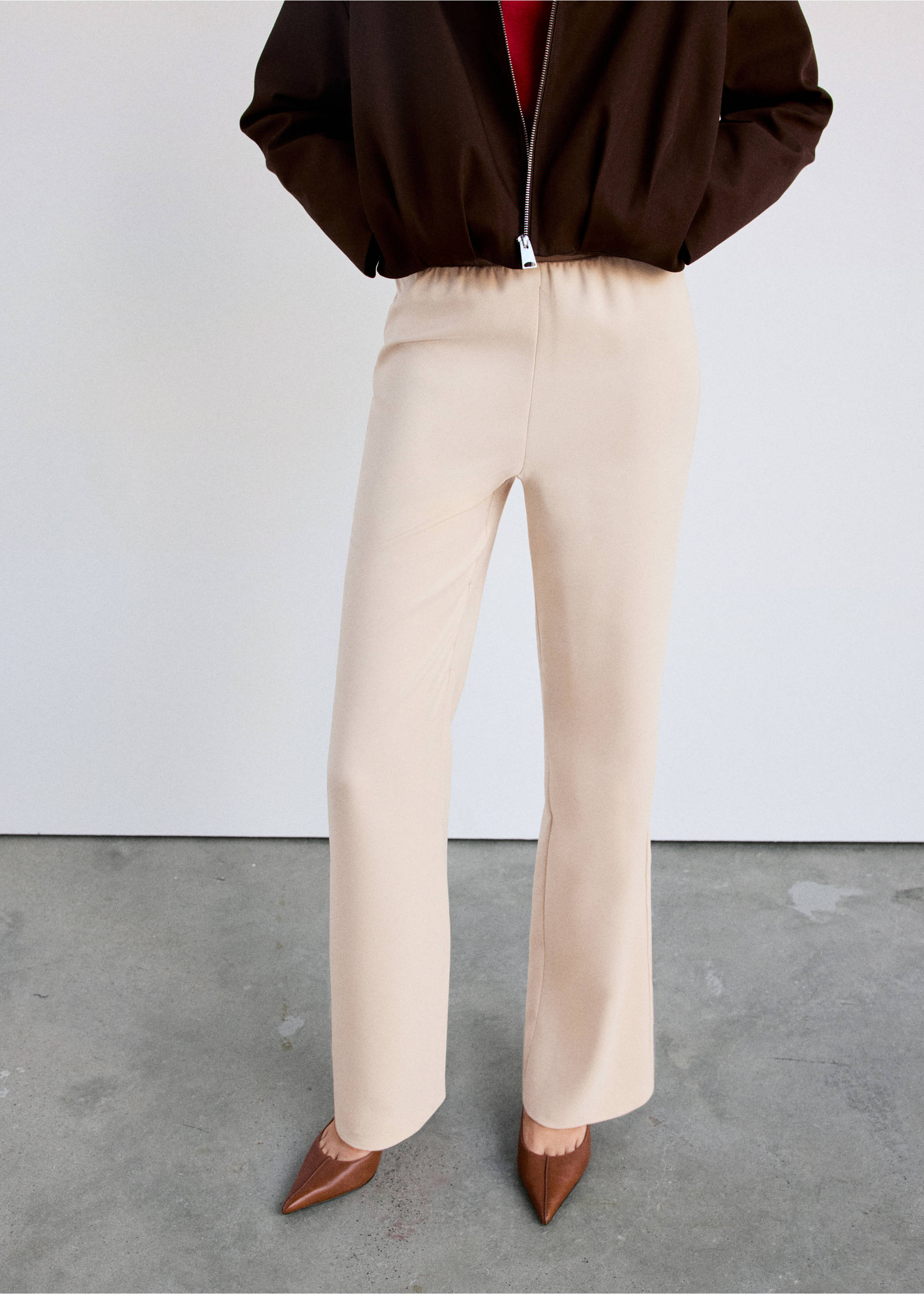 Satin straight-fit trousers - Medium plane, Ecru. Ref: 37074471-00.