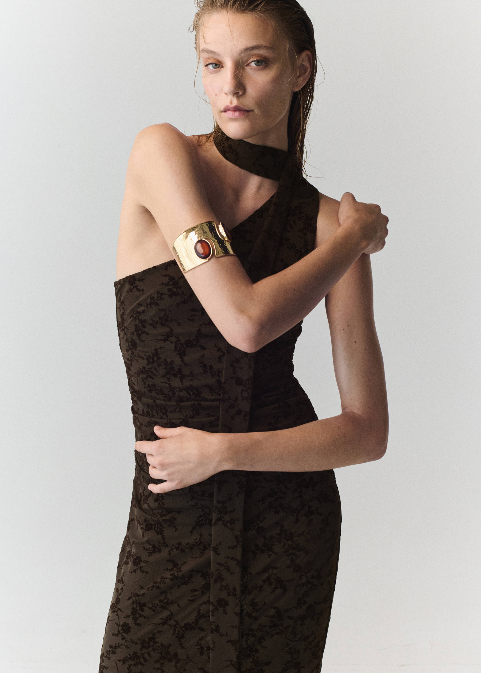 Devoré dress with tie detail - Details of the article 3, Brown. Ref: 37074473-00.